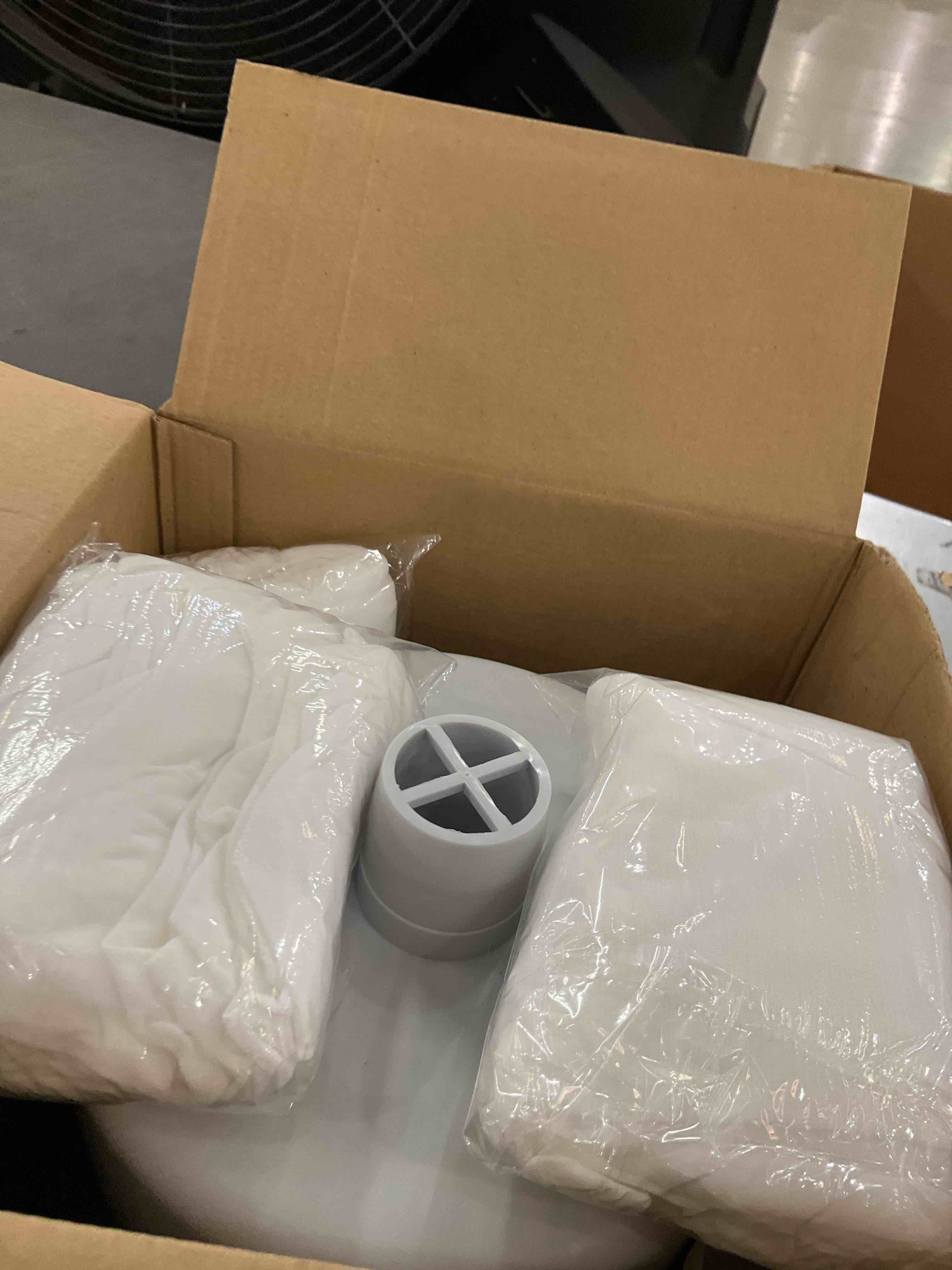 https://s3.amazonaws.com/lotting-images-prod/bidfta/PNK2472828_1750873554945.jpeg