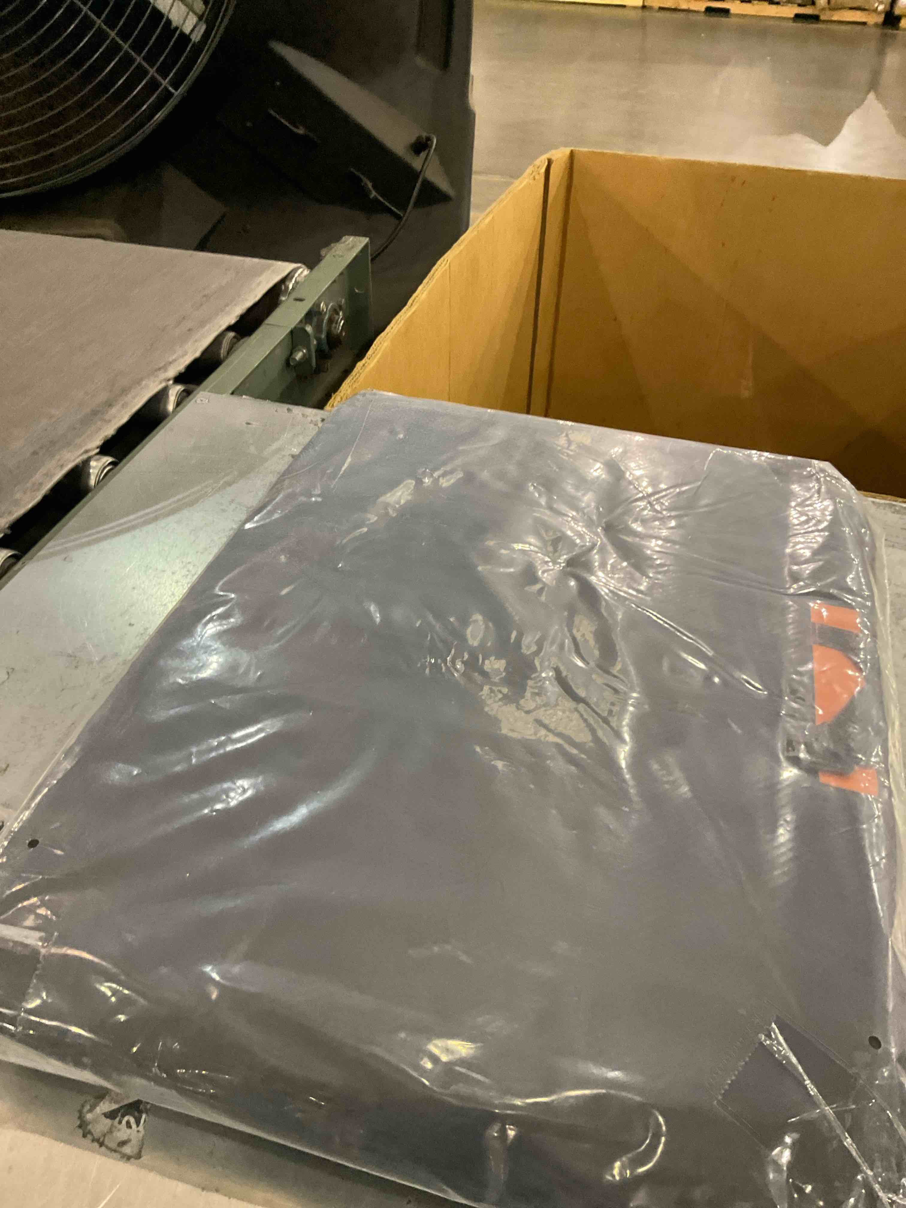 https://s3.amazonaws.com/lotting-images-prod/bidfta/PNK2472904_1750936957912.jpeg