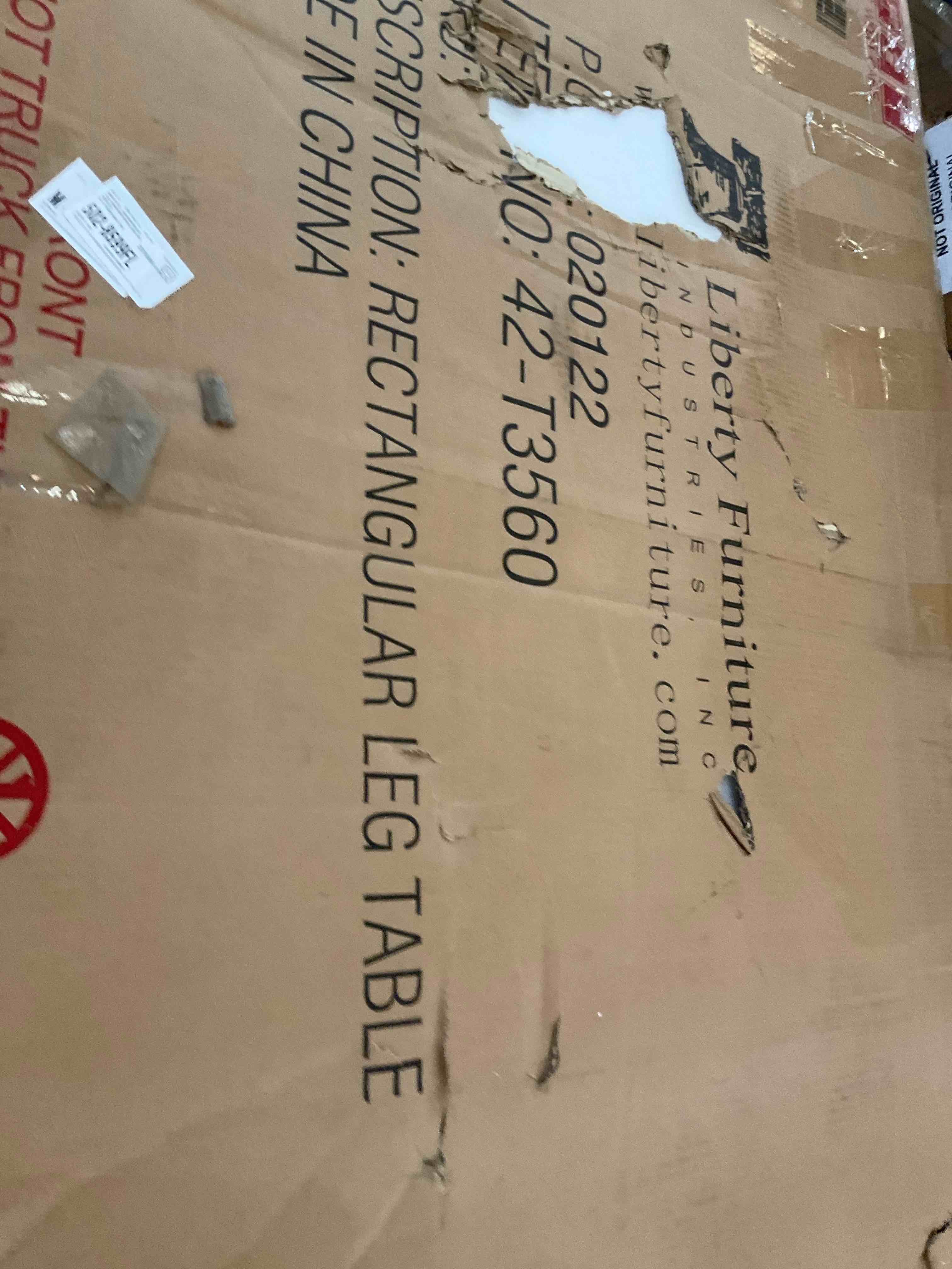 https://s3.amazonaws.com/lotting-images-prod/bidfta/PNK2473184_1750959982755.jpeg
