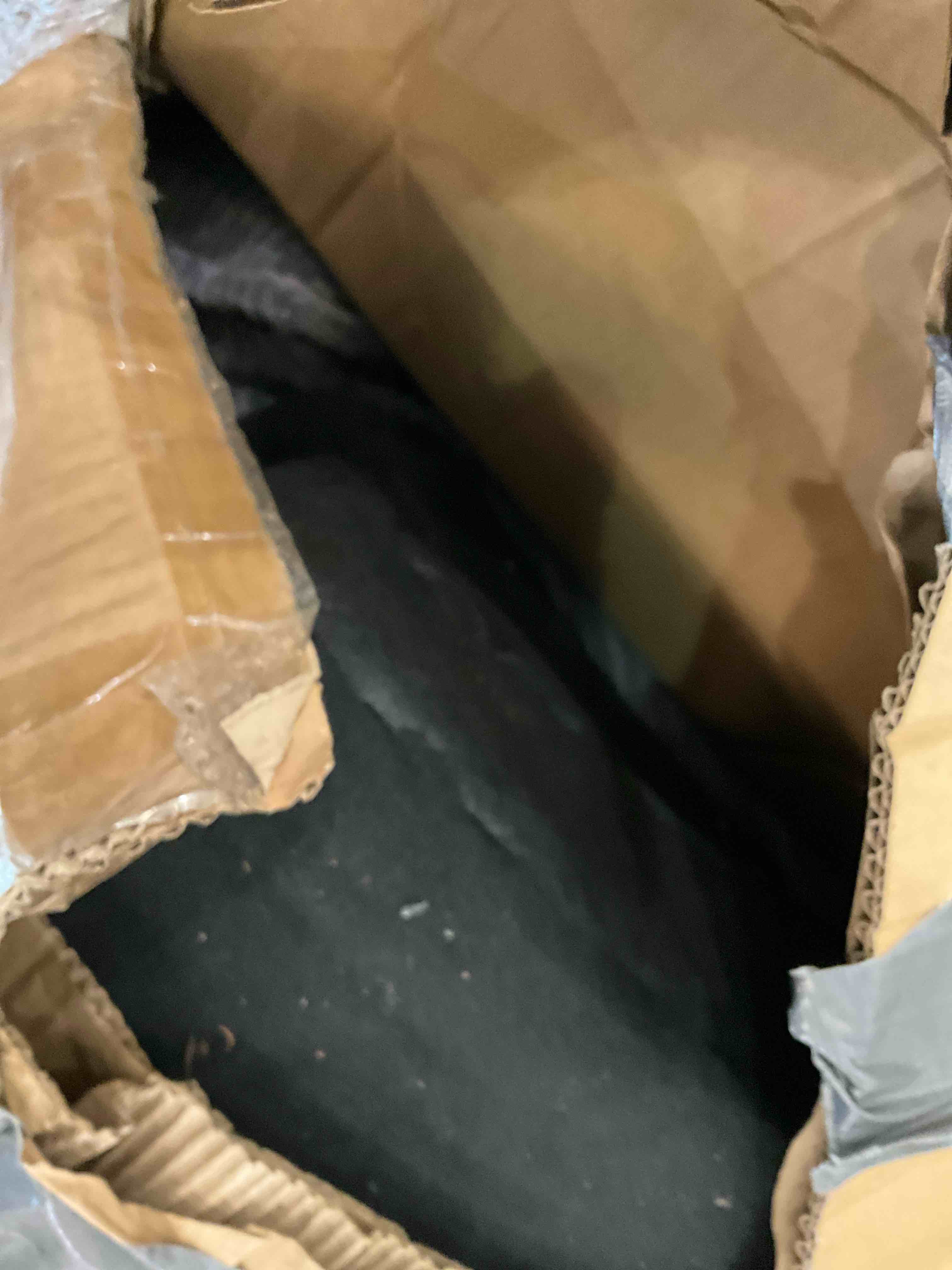https://s3.amazonaws.com/lotting-images-prod/bidfta/PNK2473309_1751037467927.jpeg