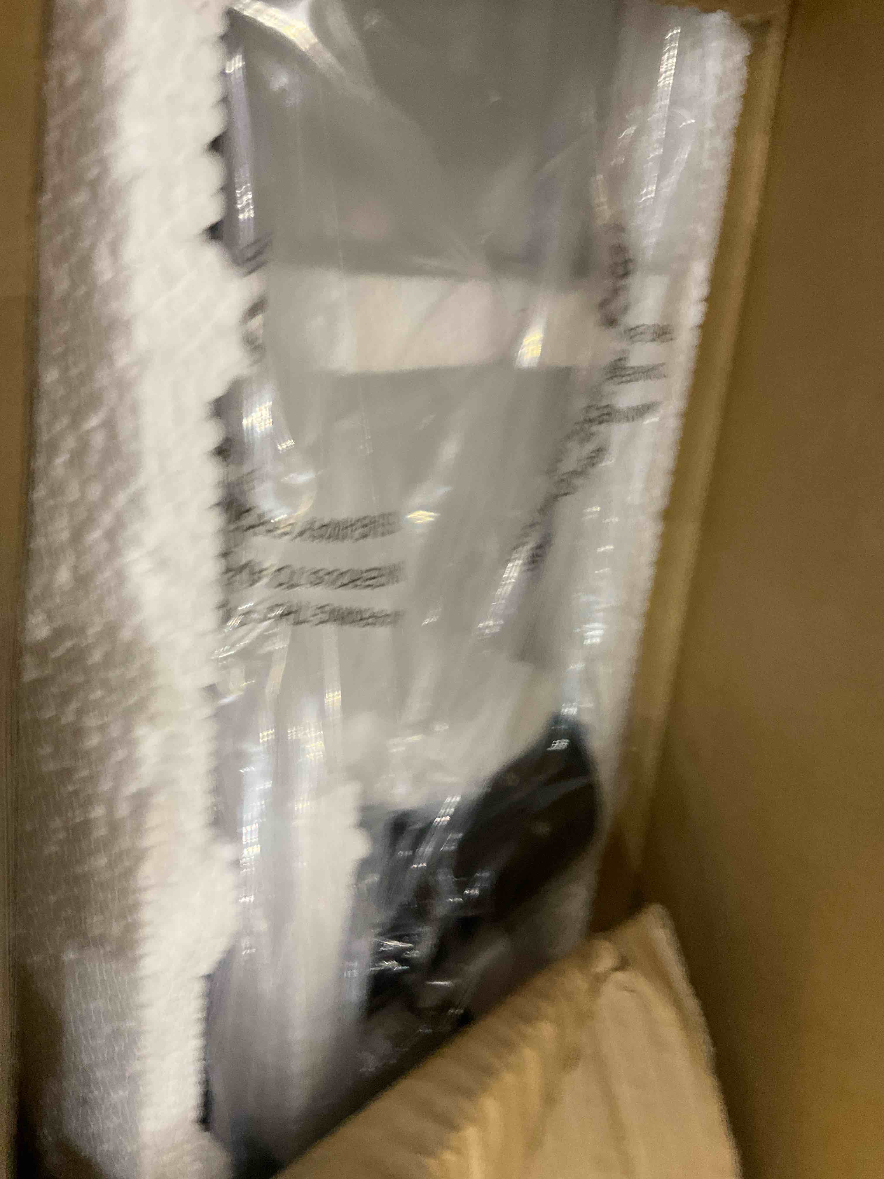 https://s3.amazonaws.com/lotting-images-prod/bidfta/PNK2473321_1751038751201.jpeg