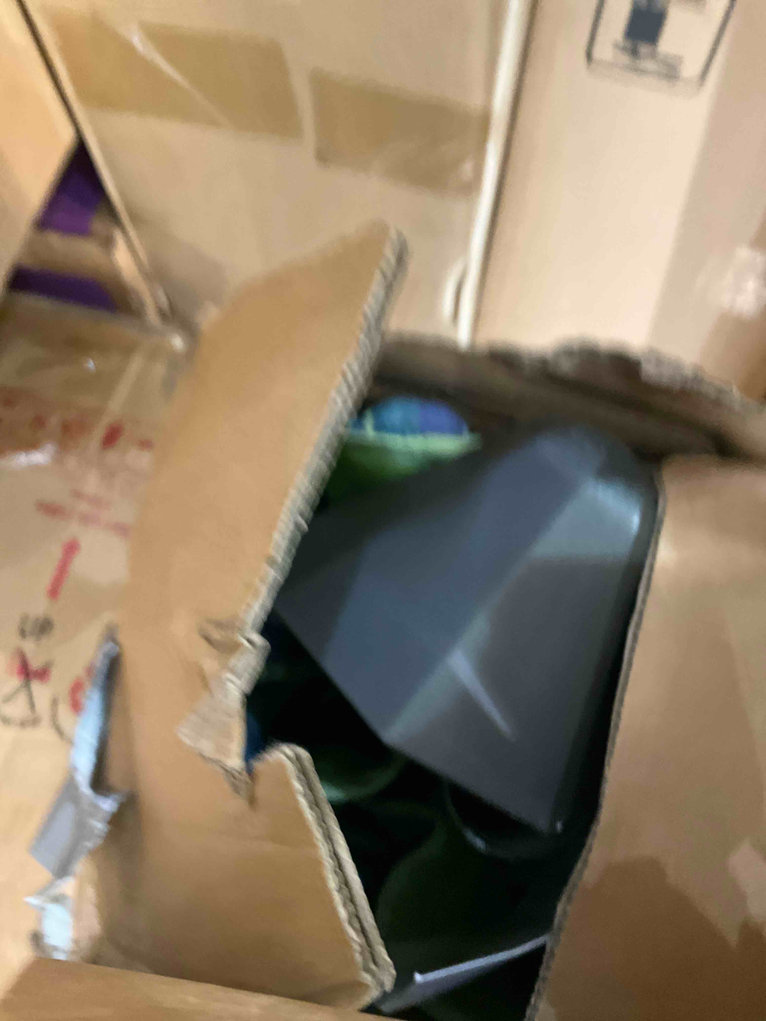 https://s3.amazonaws.com/lotting-images-prod/bidfta/PNK2473324_1751039036573.jpeg
