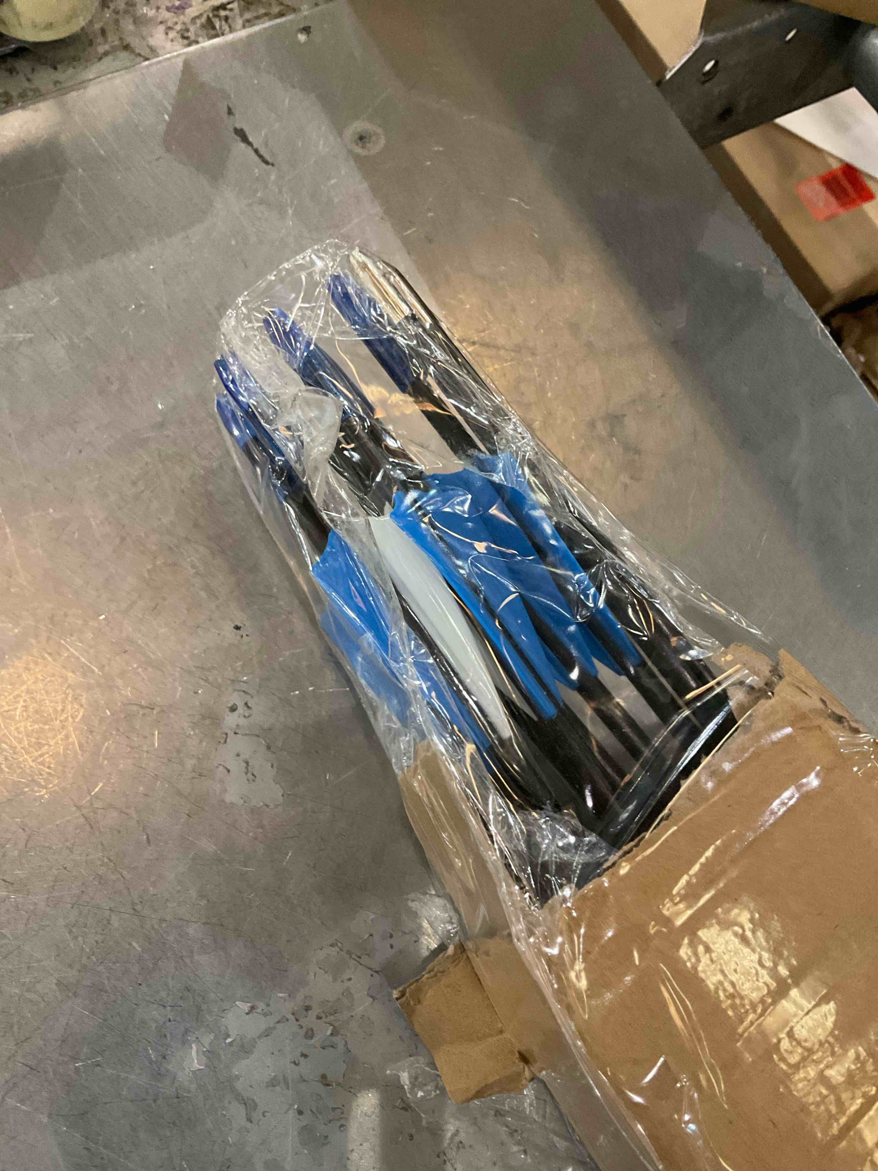 https://s3.amazonaws.com/lotting-images-prod/bidfta/PNK2473395_1751466878298.jpeg