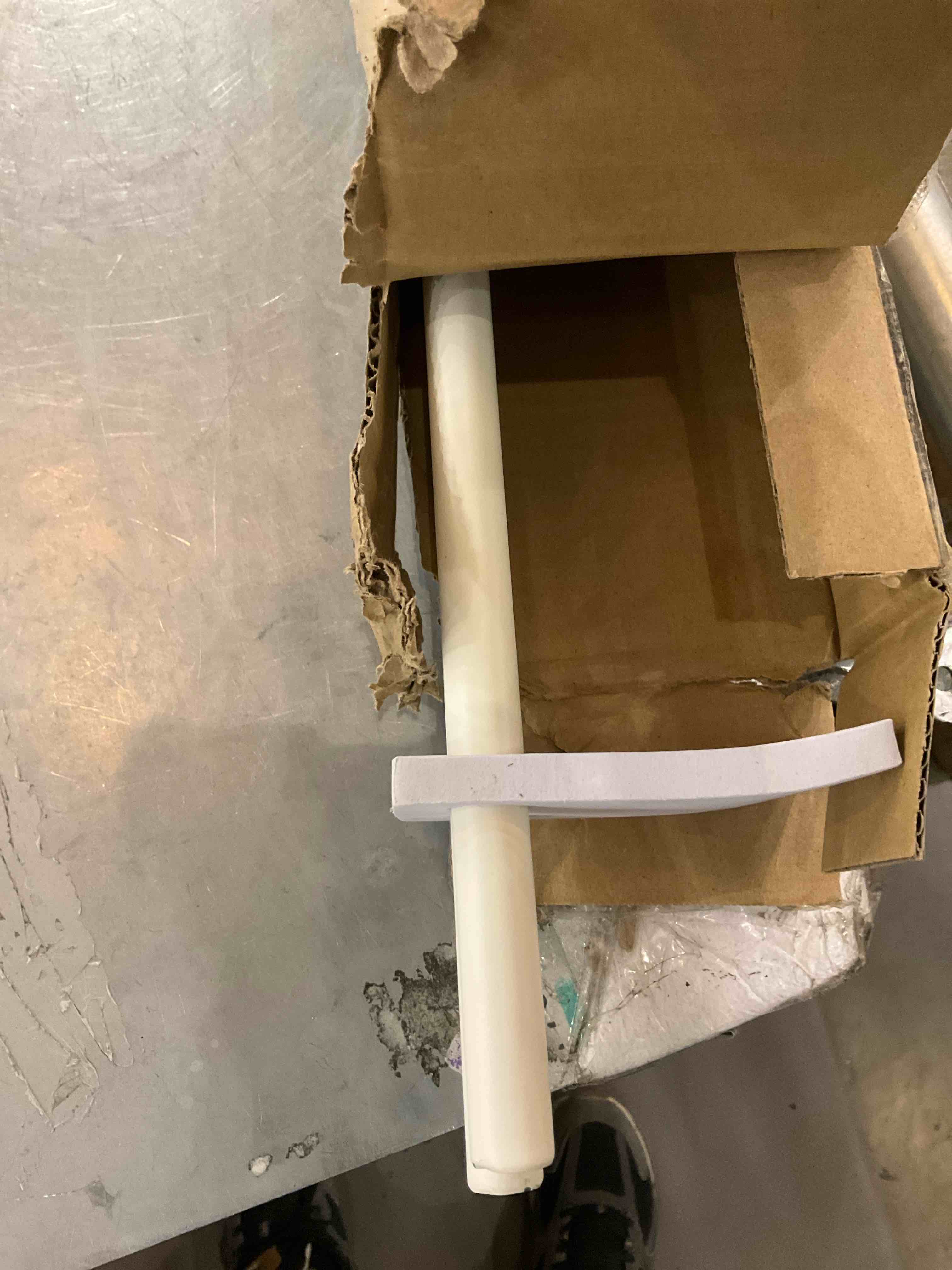 https://s3.amazonaws.com/lotting-images-prod/bidfta/PNK2473472_1751467524108.jpeg