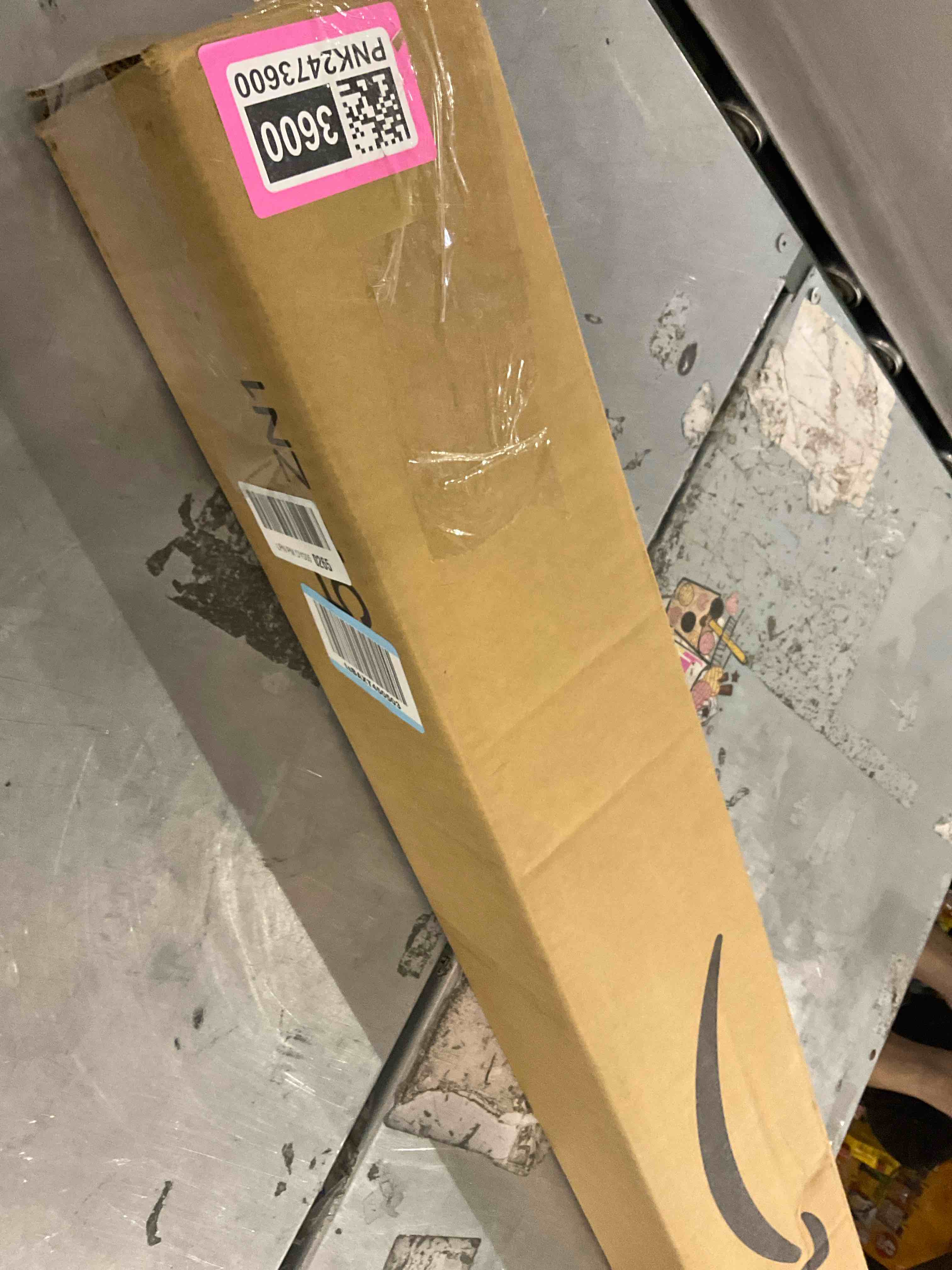 https://s3.amazonaws.com/lotting-images-prod/bidfta/PNK2473600_1751541939433.jpeg