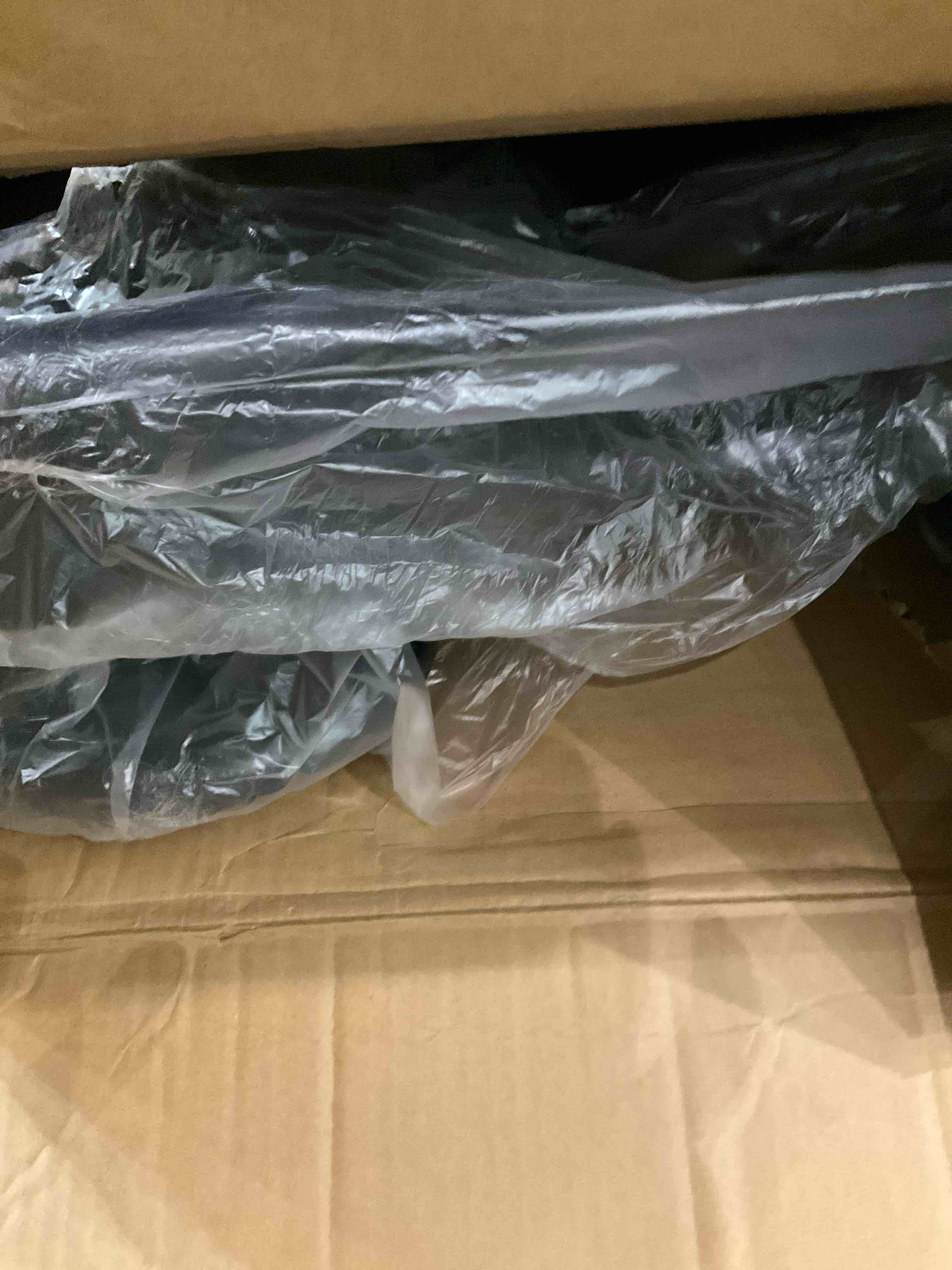 https://s3.amazonaws.com/lotting-images-prod/bidfta/PNK2473632_1751478835602.jpeg