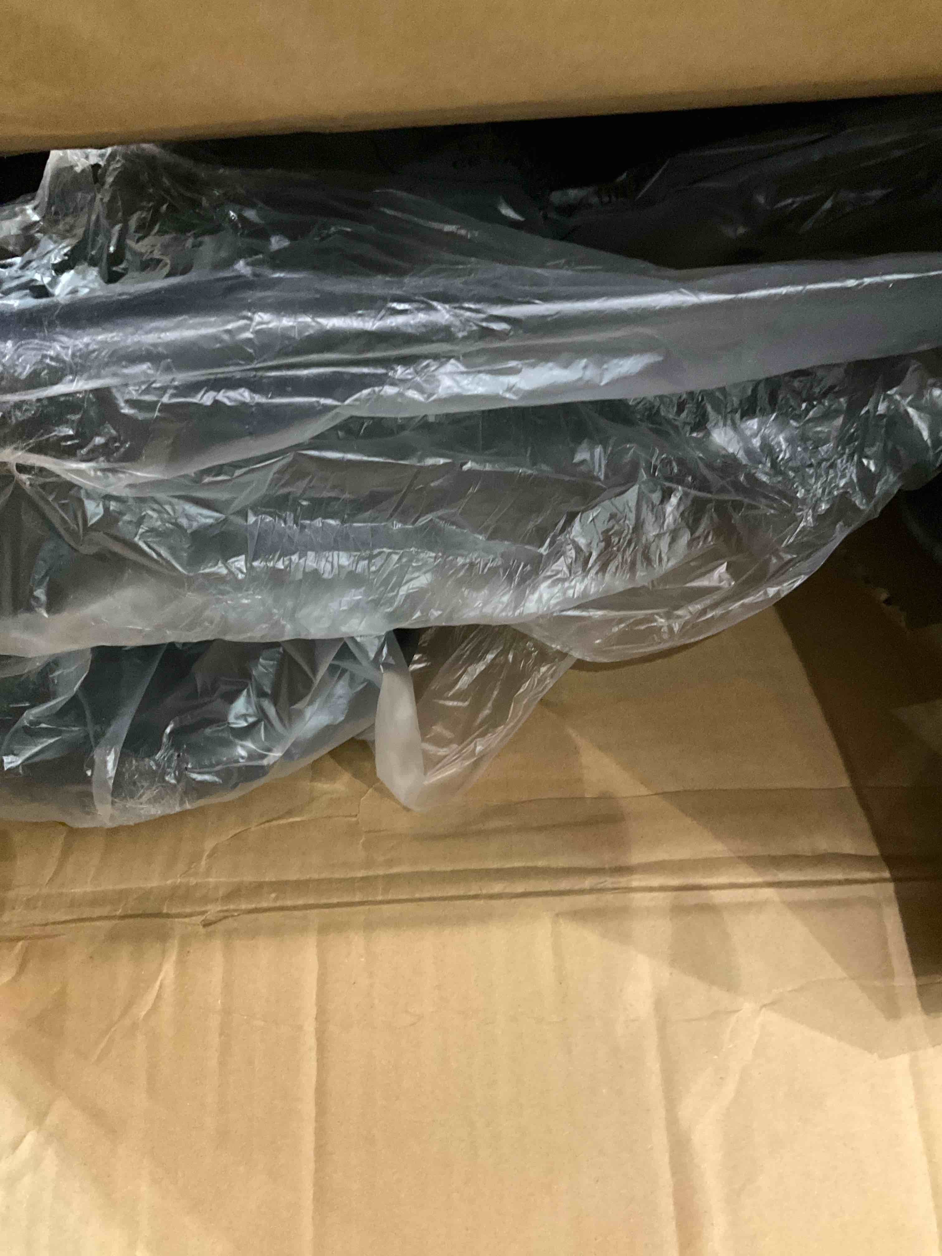 https://s3.amazonaws.com/lotting-images-prod/bidfta/PNK2473632_1751478836819.jpeg