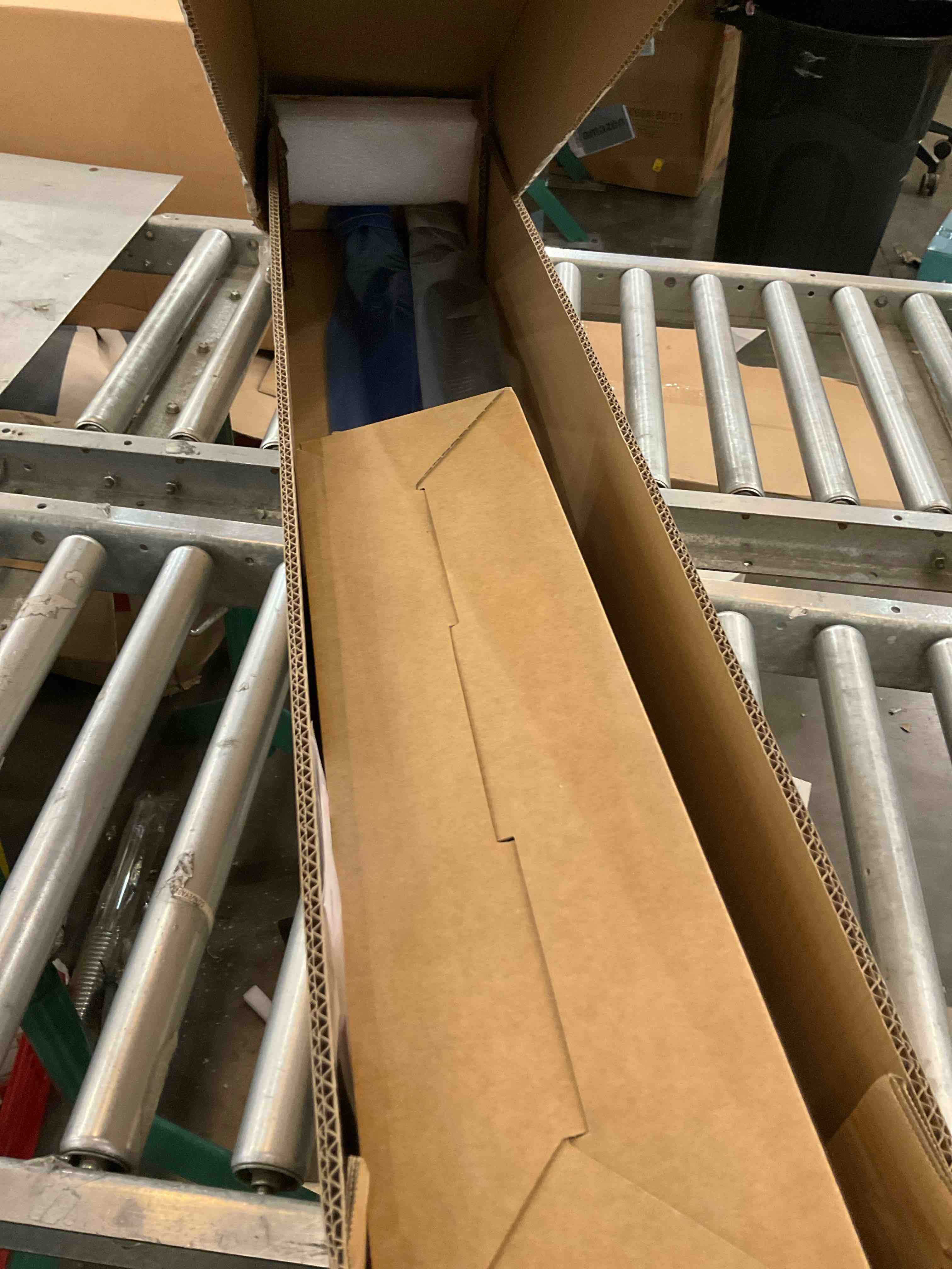 https://s3.amazonaws.com/lotting-images-prod/bidfta/PNK2473760_1751477701269.jpeg