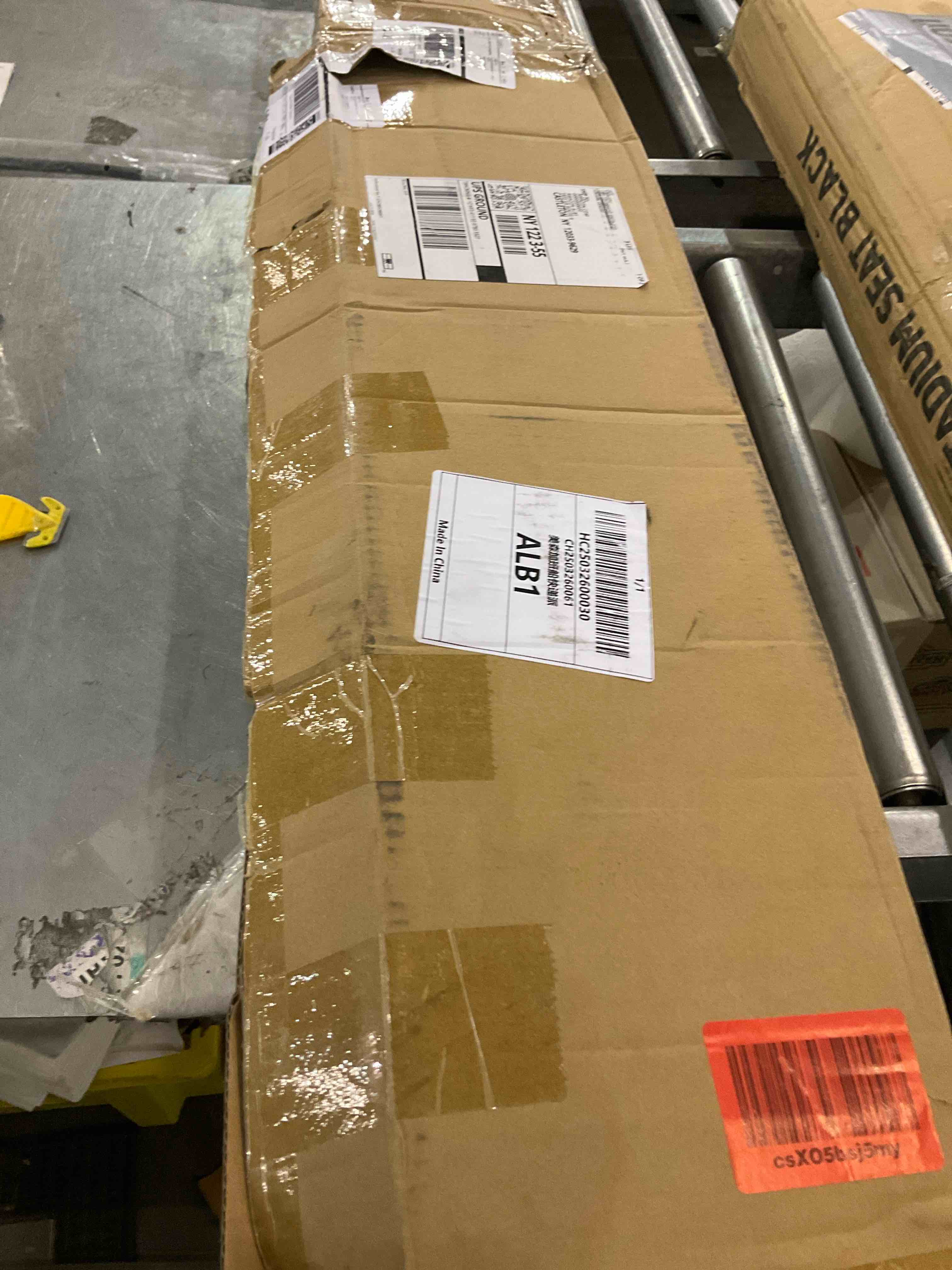 https://s3.amazonaws.com/lotting-images-prod/bidfta/PNK2473899_1751544559301.jpeg