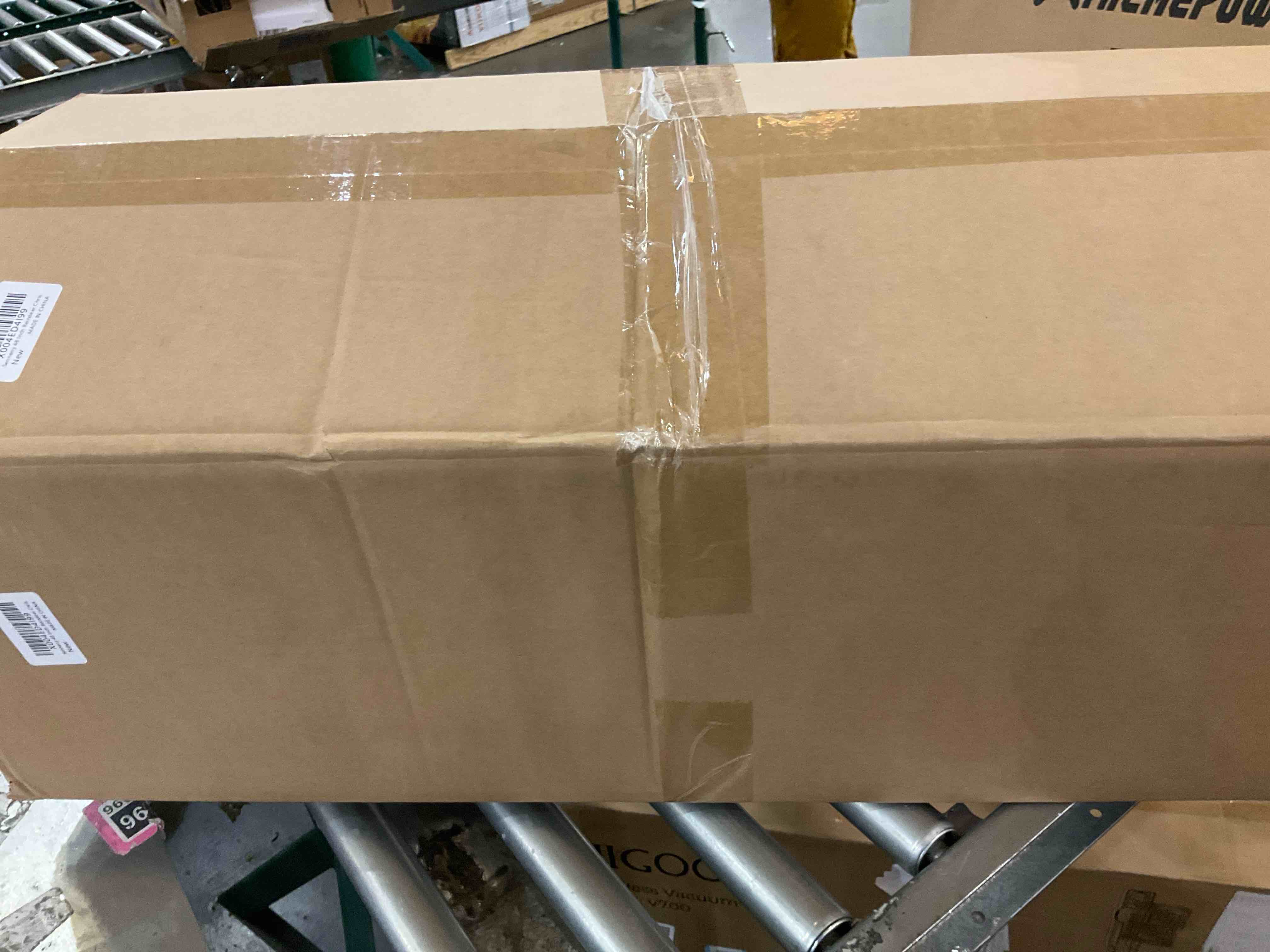 https://s3.amazonaws.com/lotting-images-prod/bidfta/PNK2474022_1751555779712.jpeg