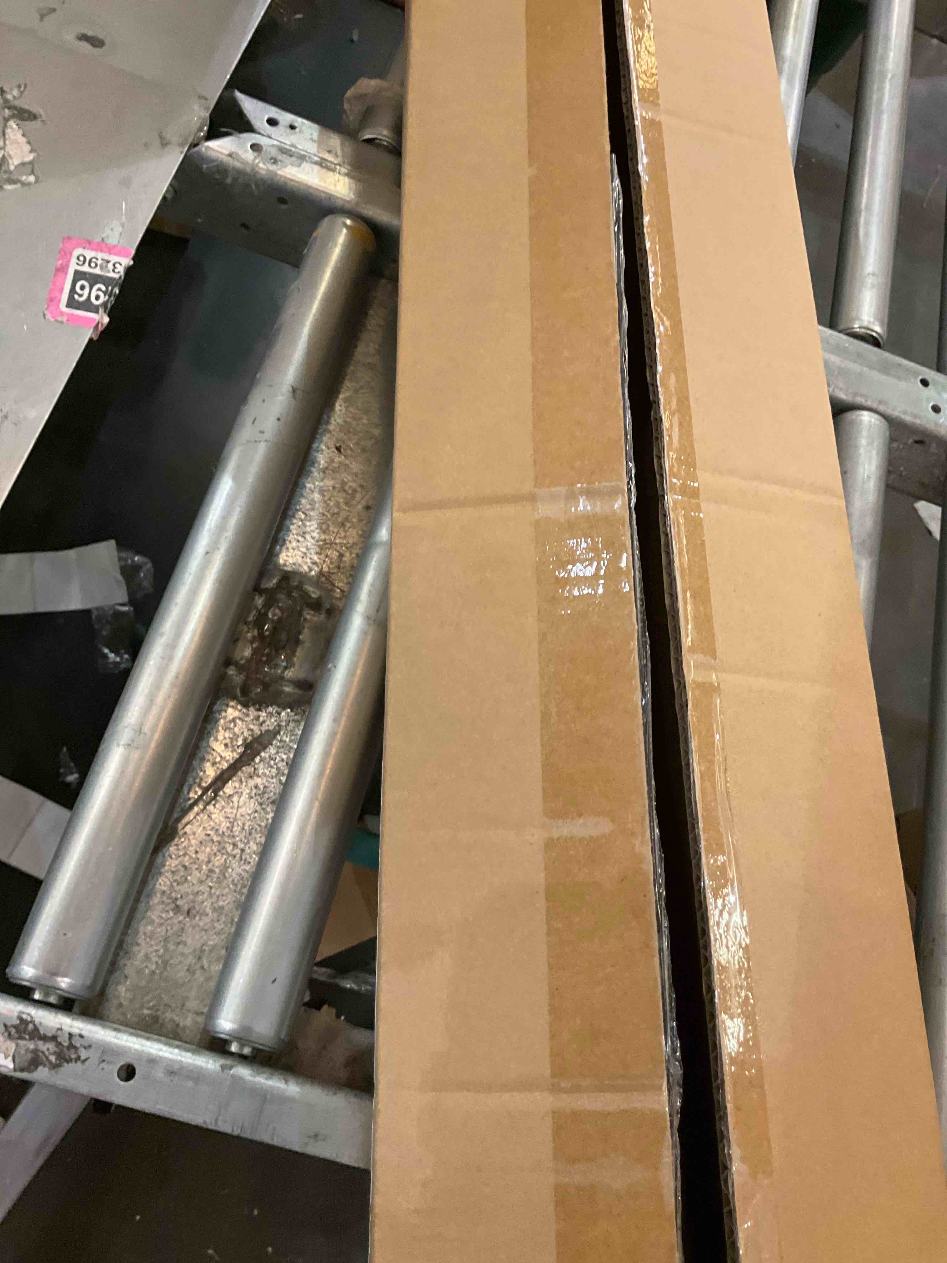 https://s3.amazonaws.com/lotting-images-prod/bidfta/PNK2474041_1751562889032.jpeg