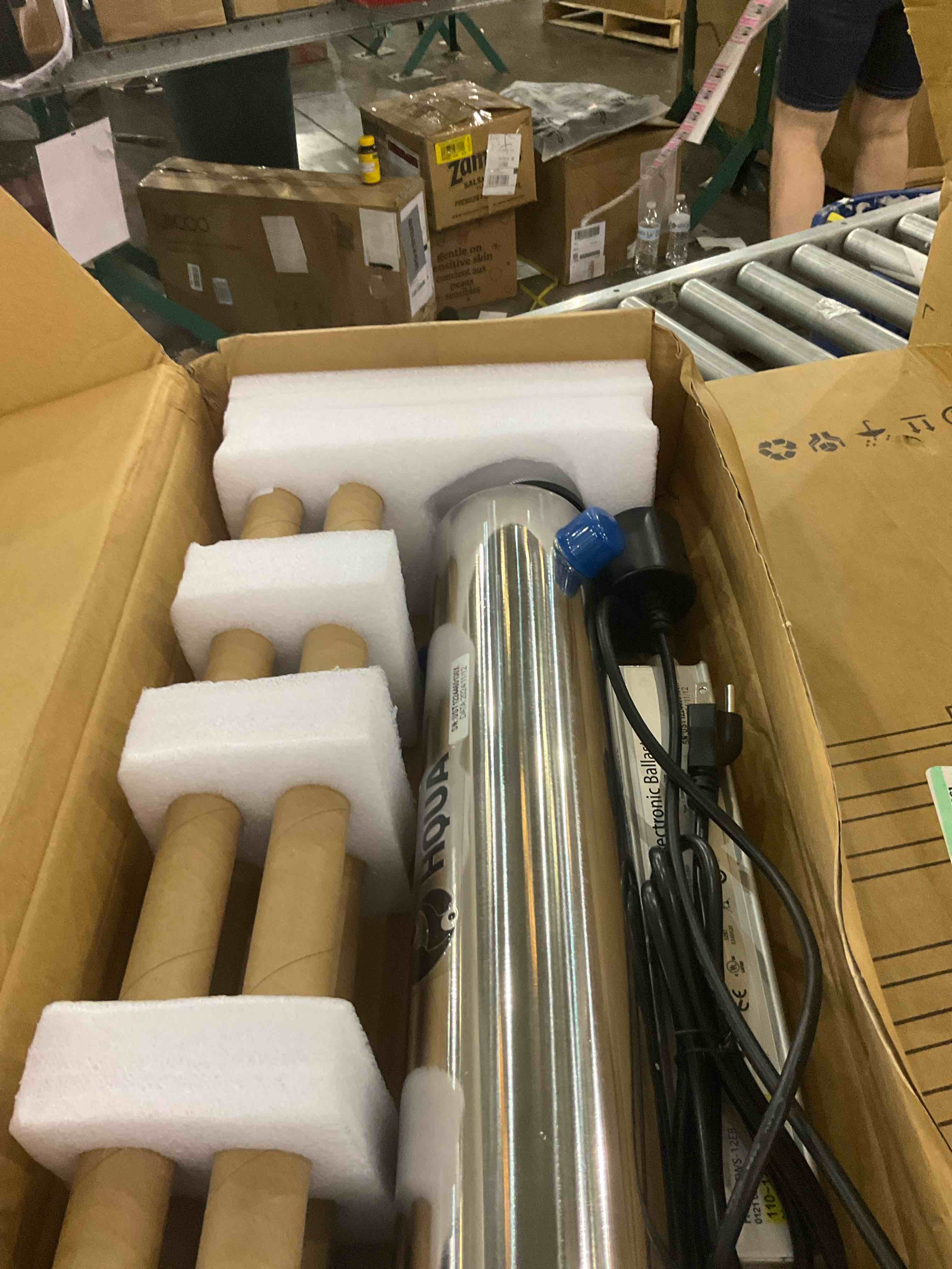 https://s3.amazonaws.com/lotting-images-prod/bidfta/PNK2474067_1751556830816.jpeg