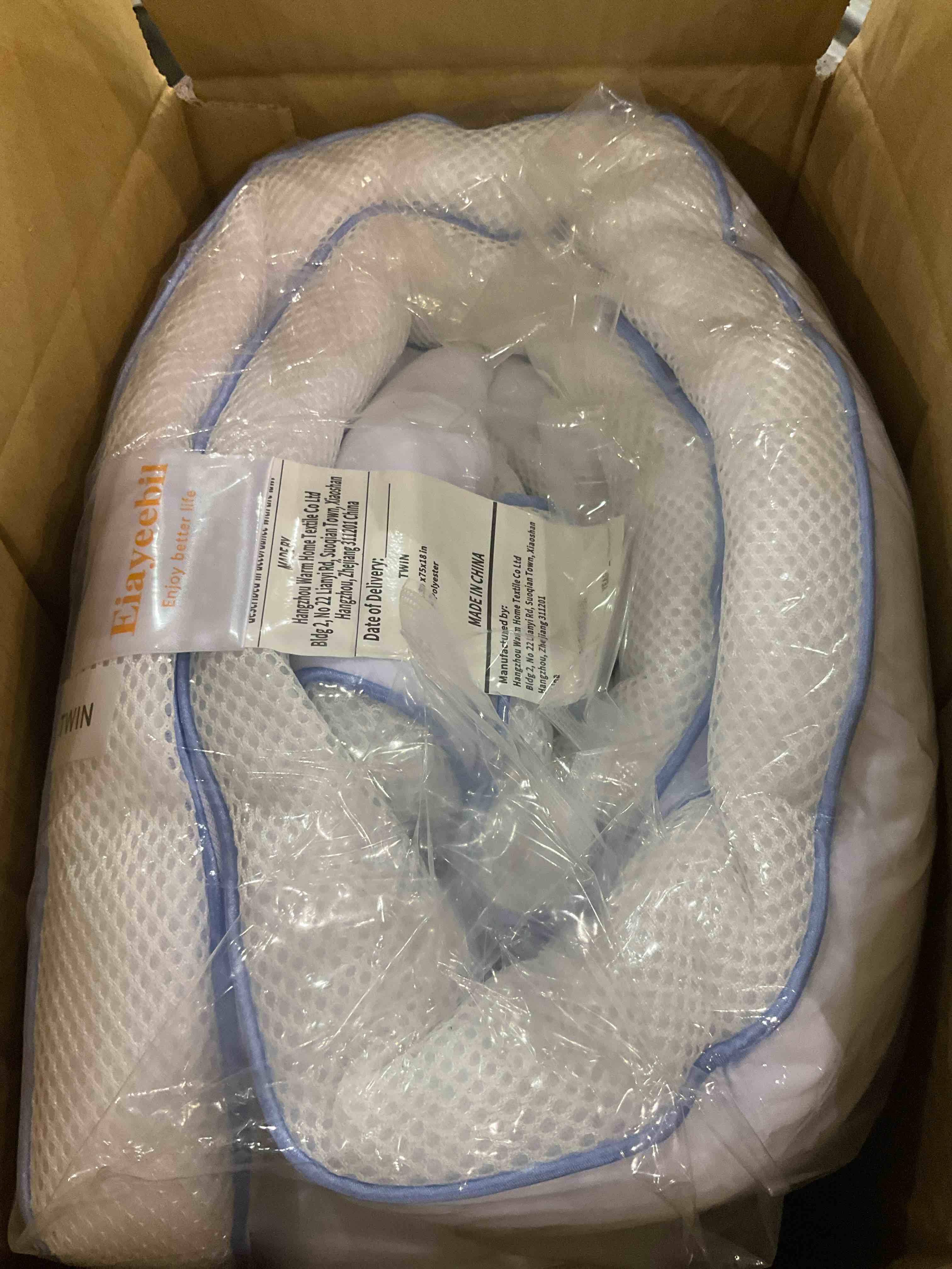 https://s3.amazonaws.com/lotting-images-prod/bidfta/PNK2474127_1751887018228.jpeg