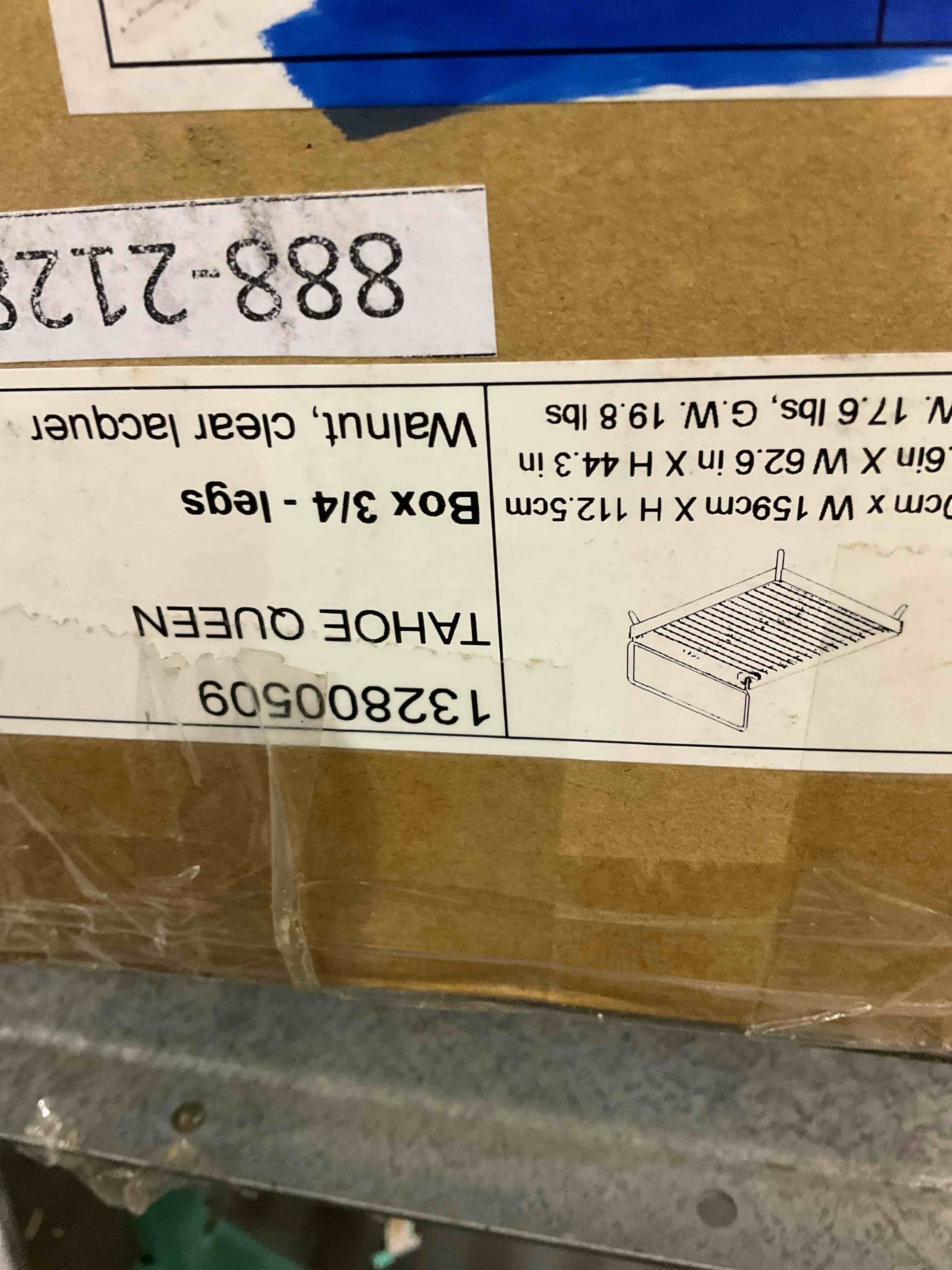 Corner pieces for bed frame