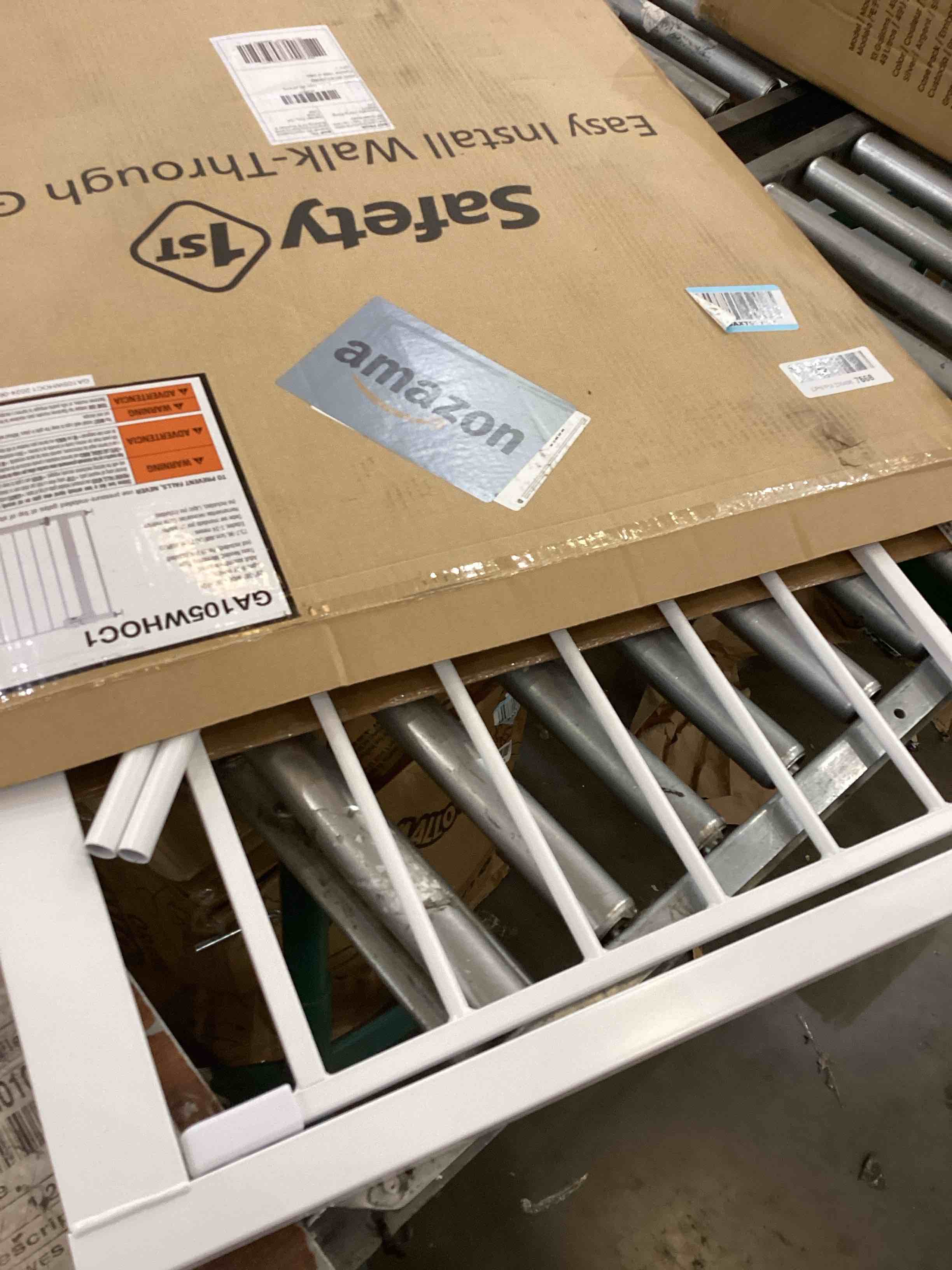 https://s3.amazonaws.com/lotting-images-prod/bidfta/PNK2474619_1752085819245.jpeg
