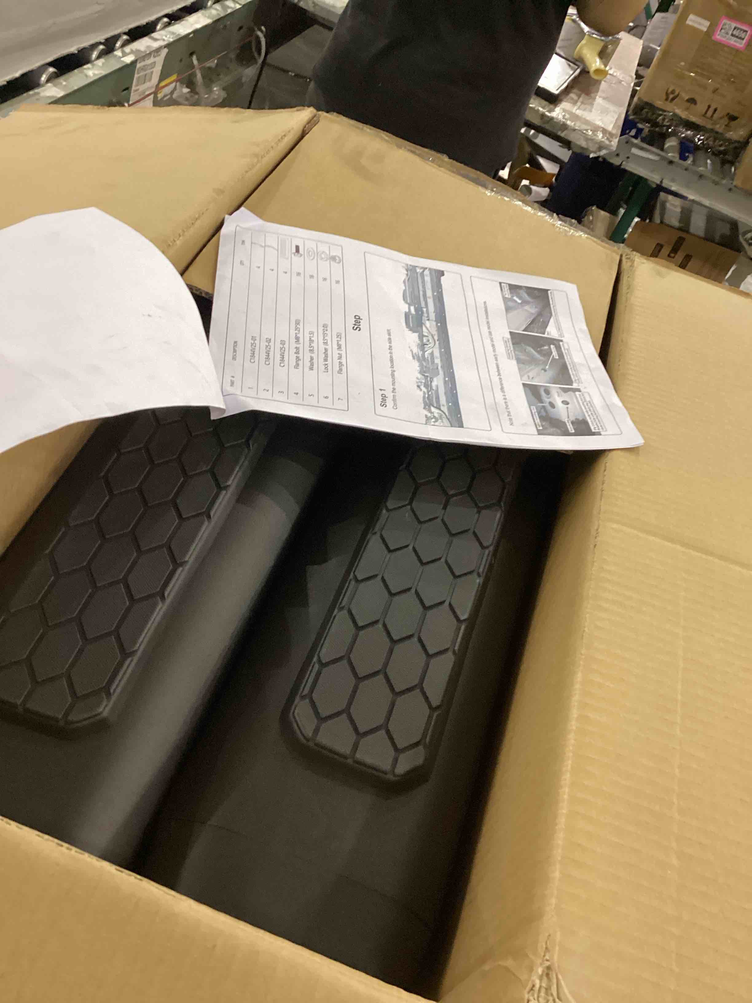 https://s3.amazonaws.com/lotting-images-prod/bidfta/PNK2474651_1752149230274.jpeg