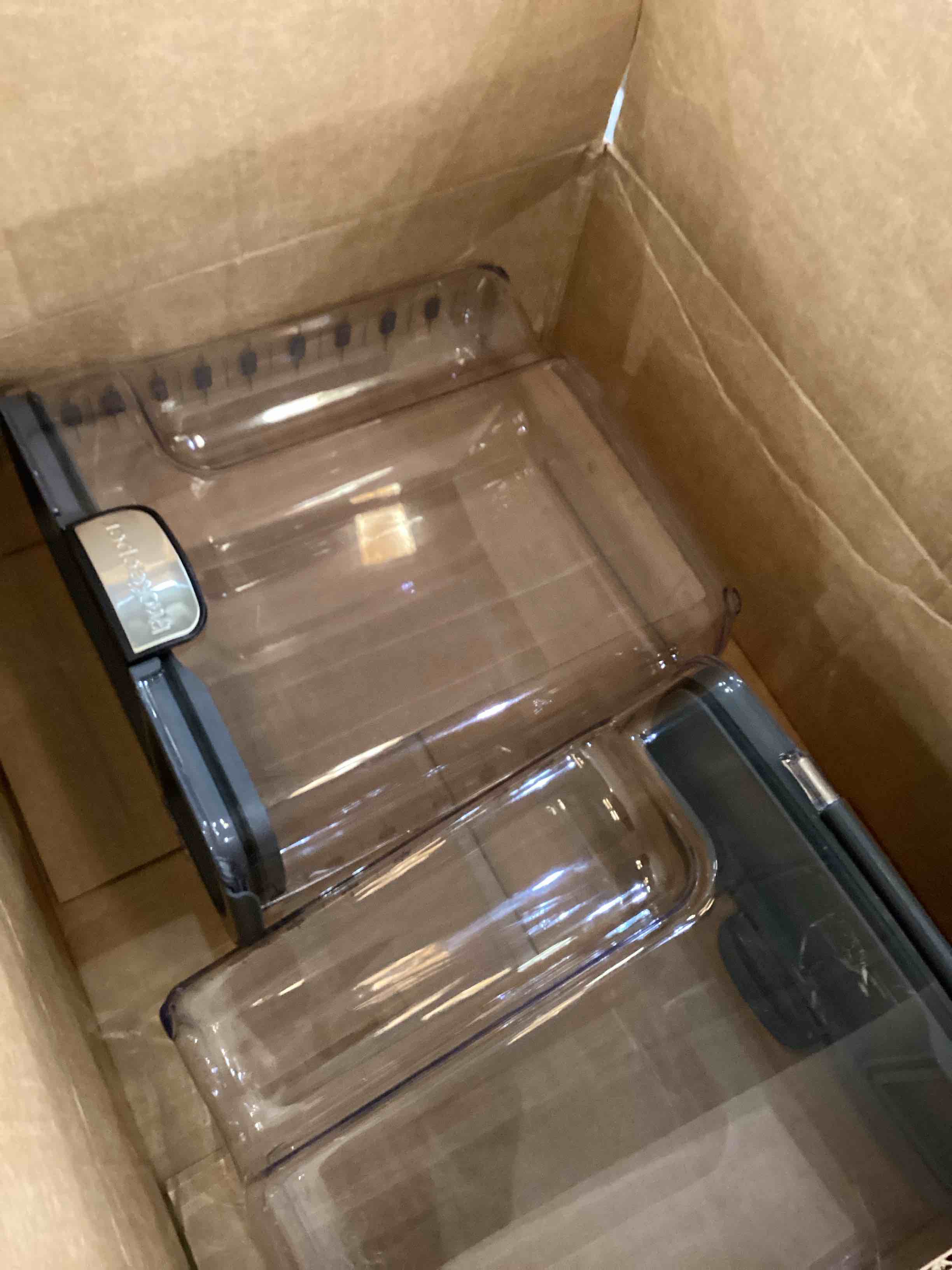 storage containers 