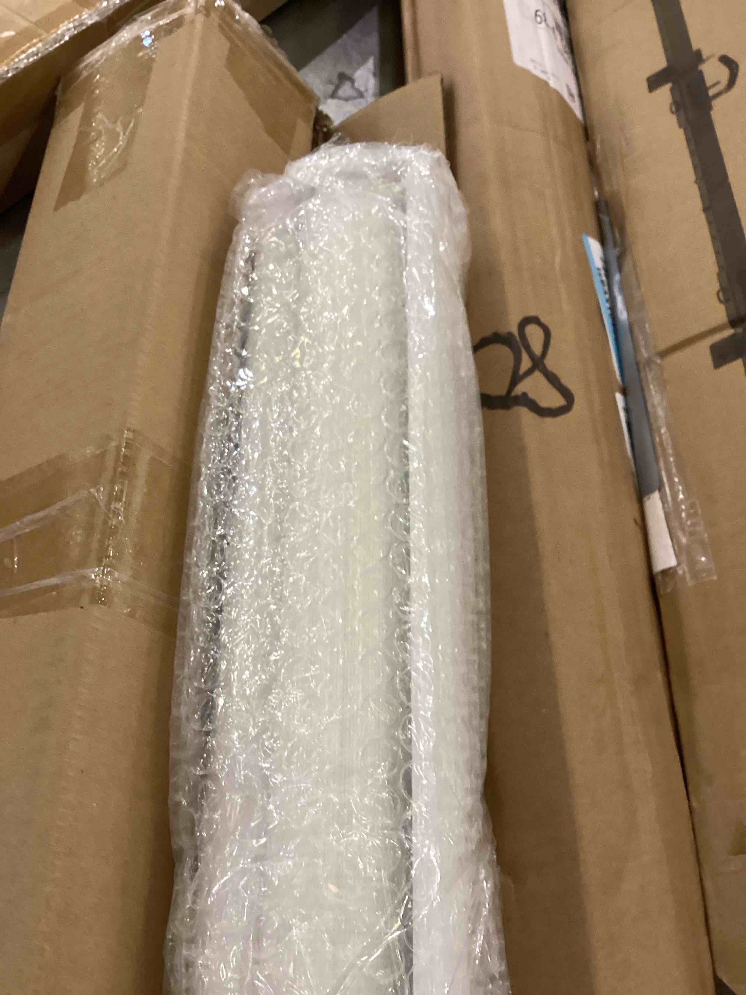 https://s3.amazonaws.com/lotting-images-prod/bidfta/PNK2474884_1752247801633.jpeg