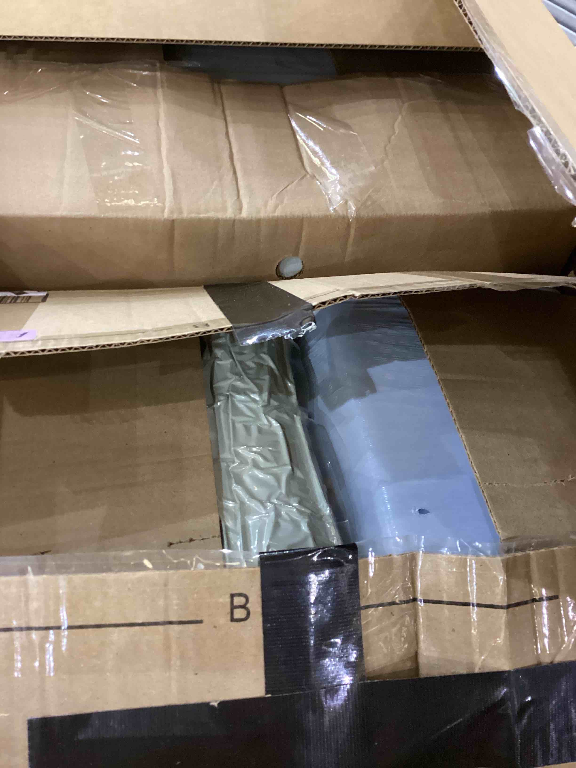 https://s3.amazonaws.com/lotting-images-prod/bidfta/PNK2475172_1752520398064.jpeg