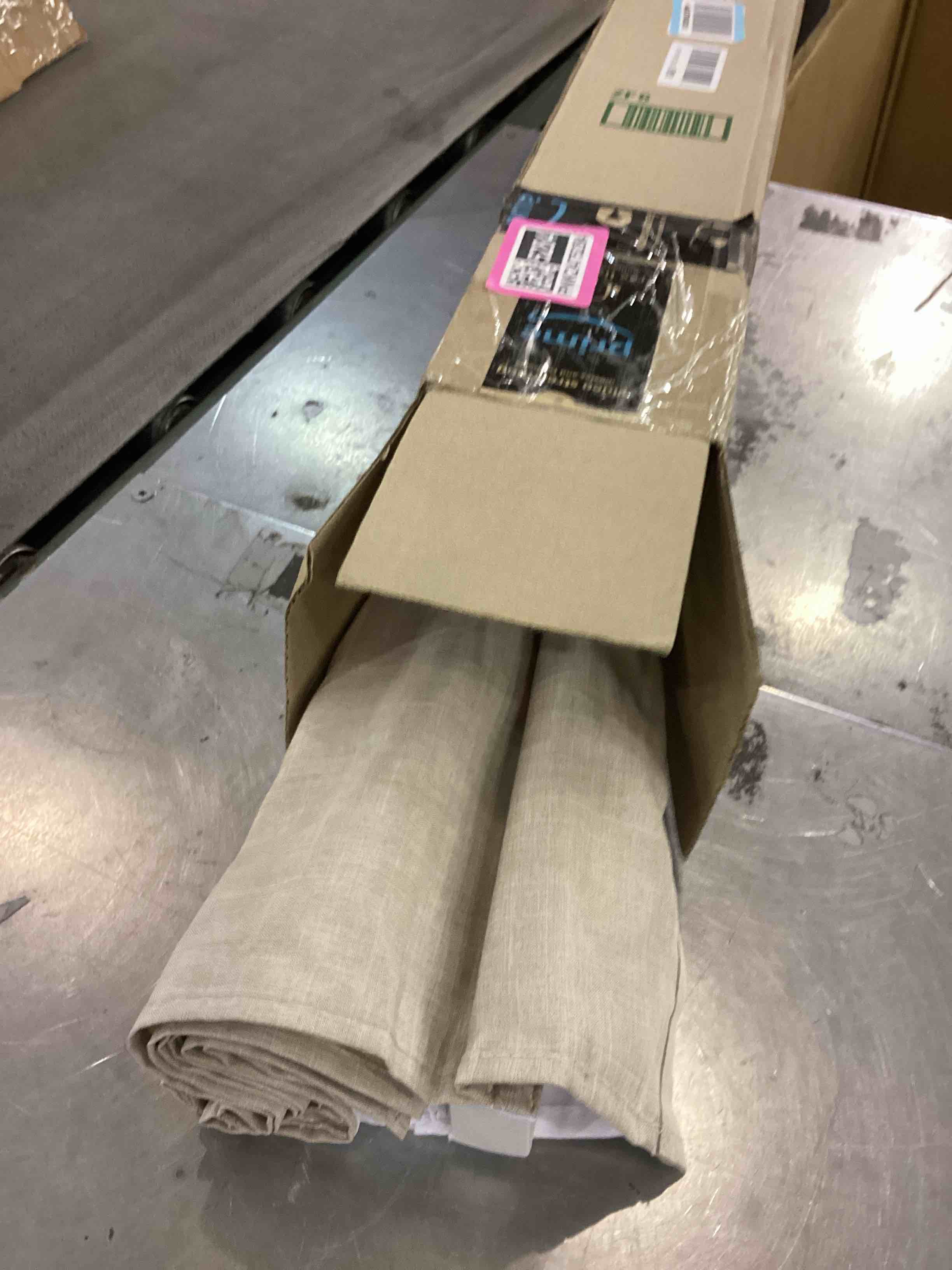 https://s3.amazonaws.com/lotting-images-prod/bidfta/PNK2475284_1752664686415.jpeg
