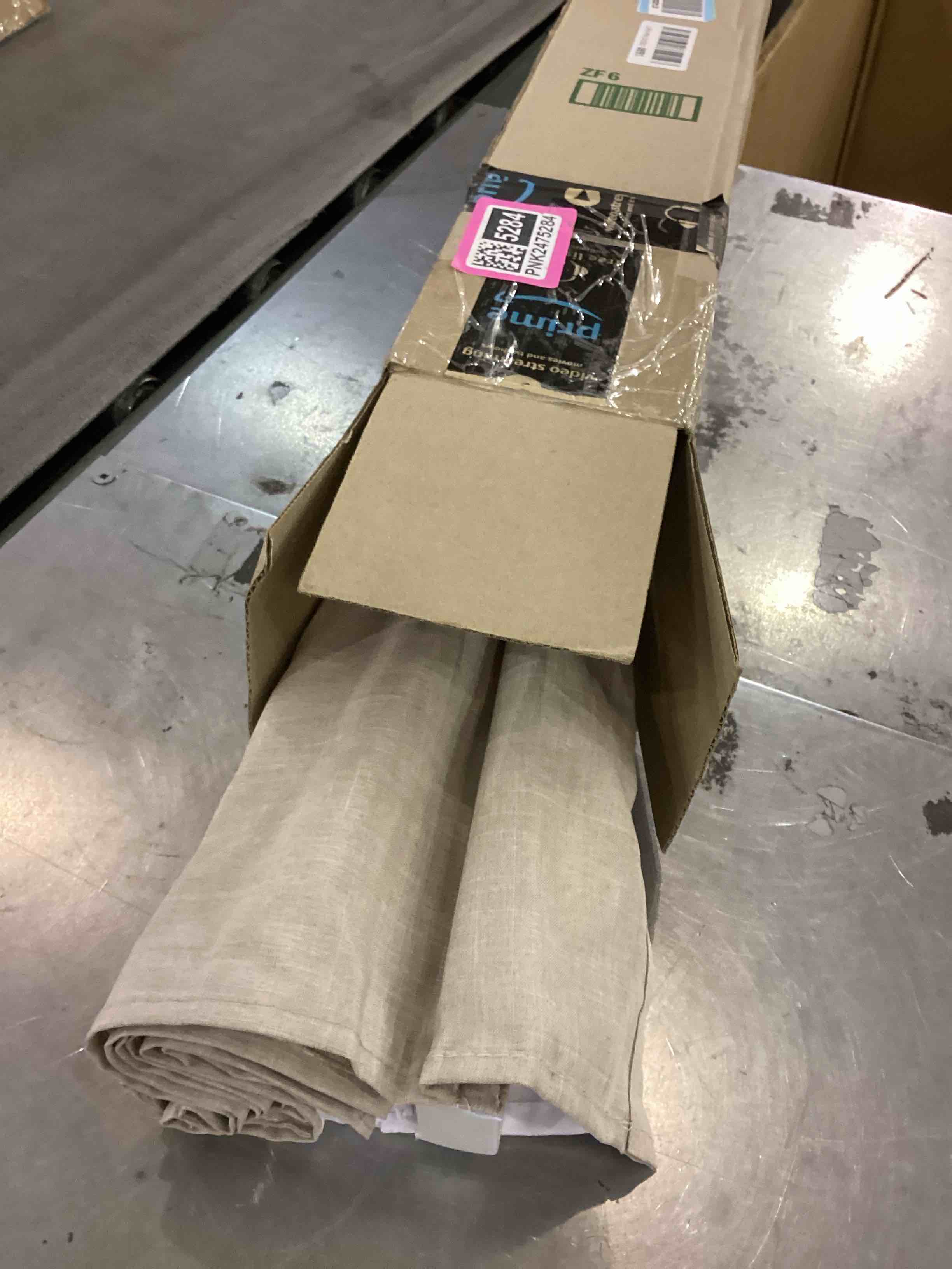 https://s3.amazonaws.com/lotting-images-prod/bidfta/PNK2475284_1752664687428.jpeg