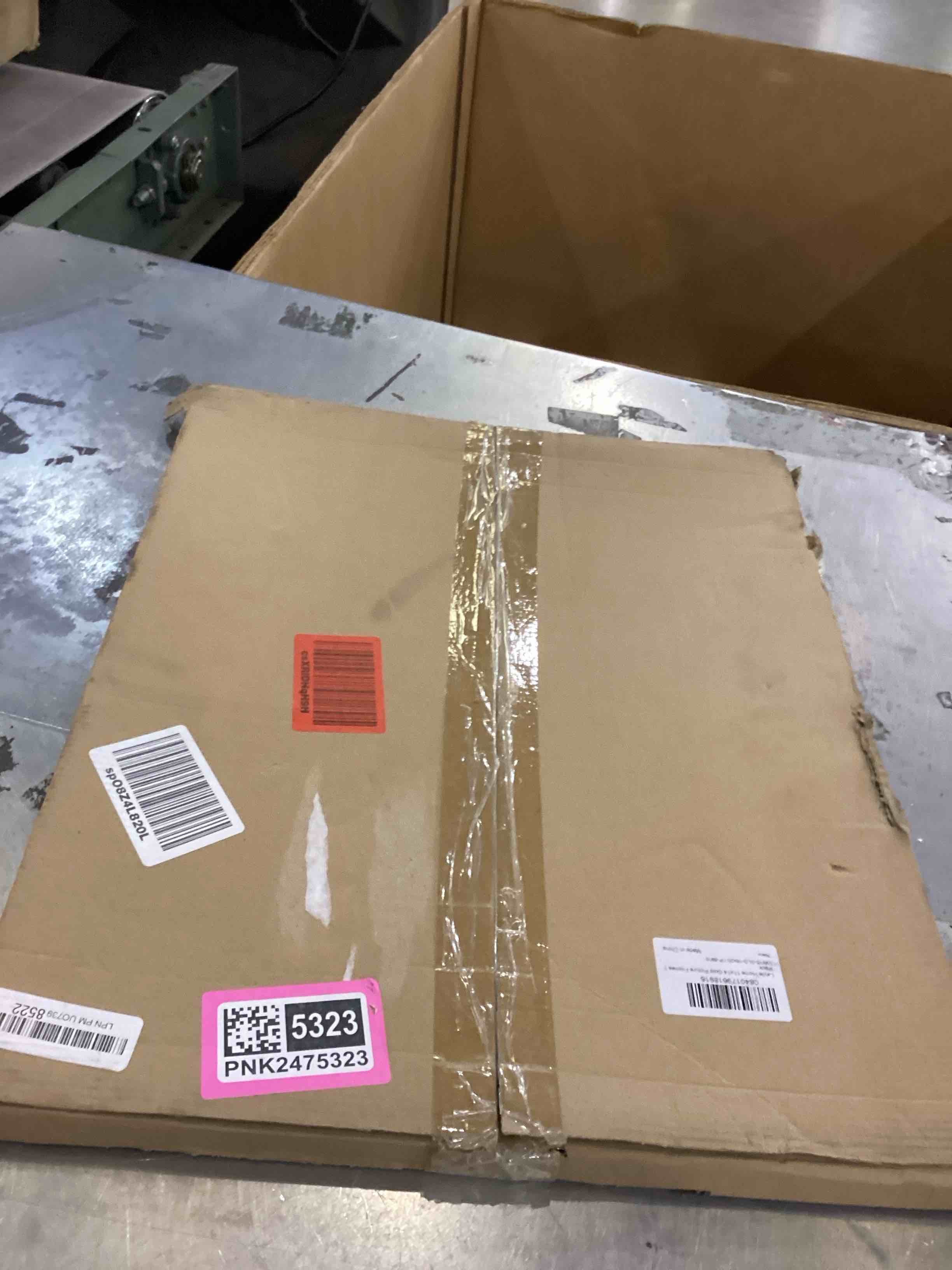 https://s3.amazonaws.com/lotting-images-prod/bidfta/PNK2475323_1752583007880.jpeg