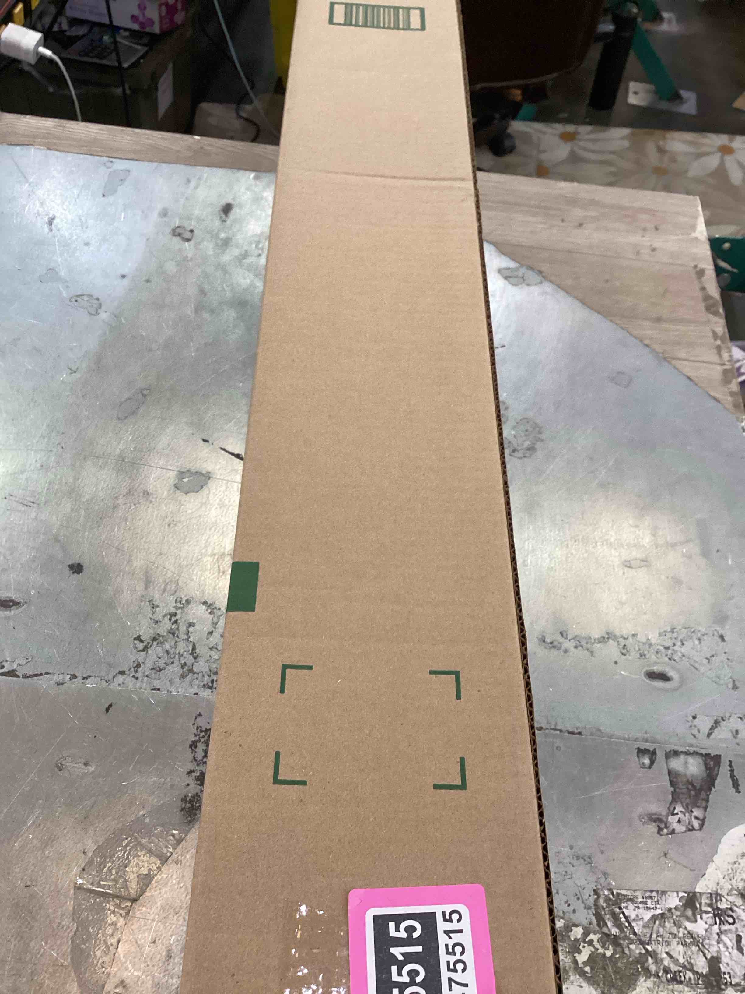 https://s3.amazonaws.com/lotting-images-prod/bidfta/PNK2475515_1752599369315.jpeg