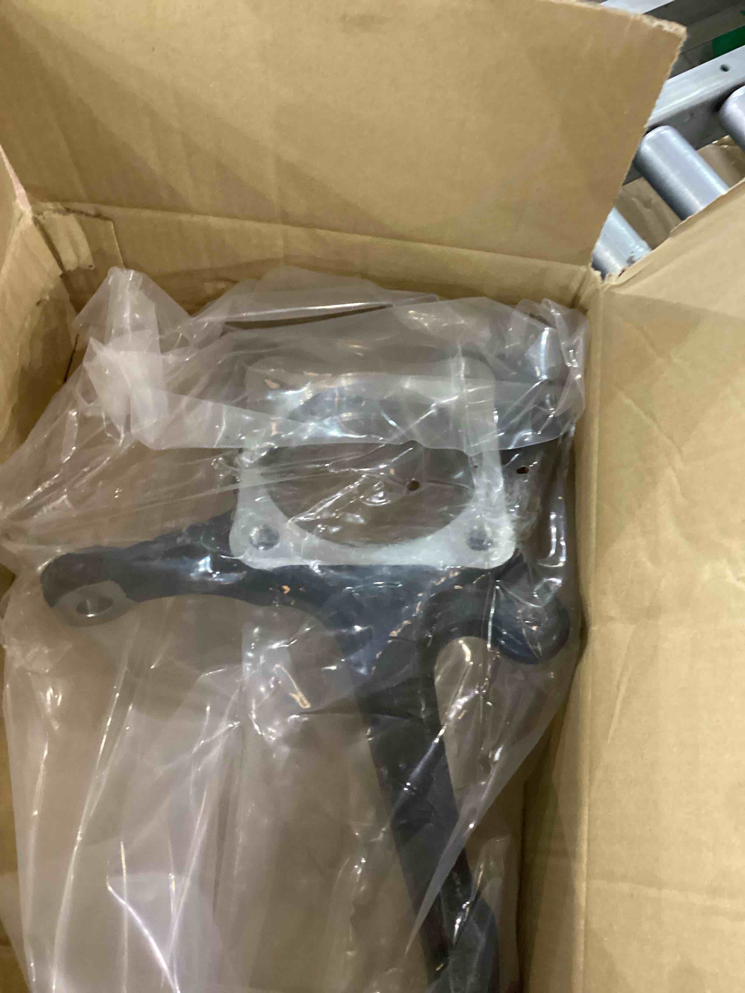 https://s3.amazonaws.com/lotting-images-prod/bidfta/PNK2475693_1752670349340.jpeg