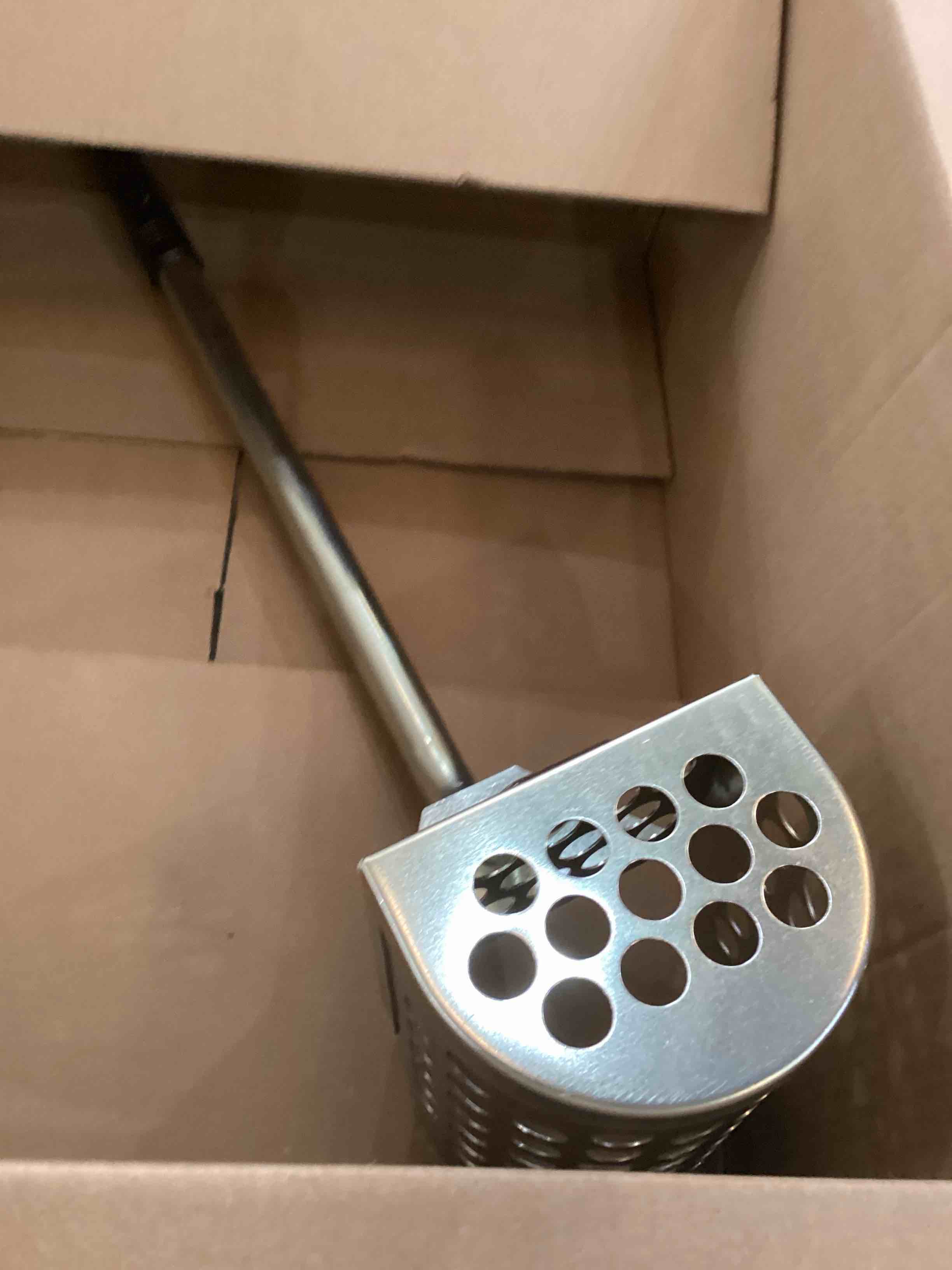 RTG 28 inch Long Handle 5 inch Quick Sifting Basket Stainless Steel Beach Sand Scoop