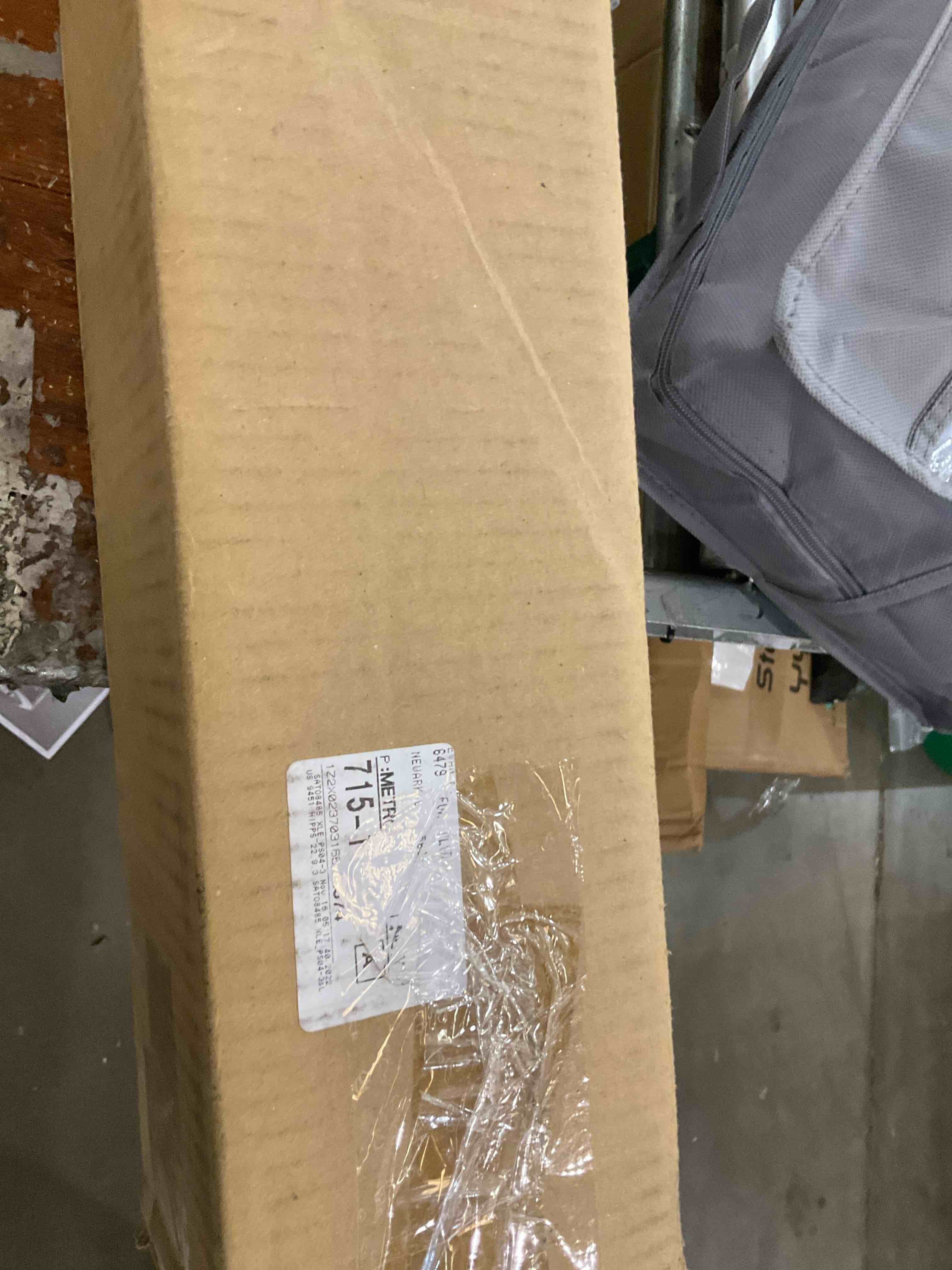 https://s3.amazonaws.com/lotting-images-prod/bidfta/PNK2476039_1751033802908.jpeg