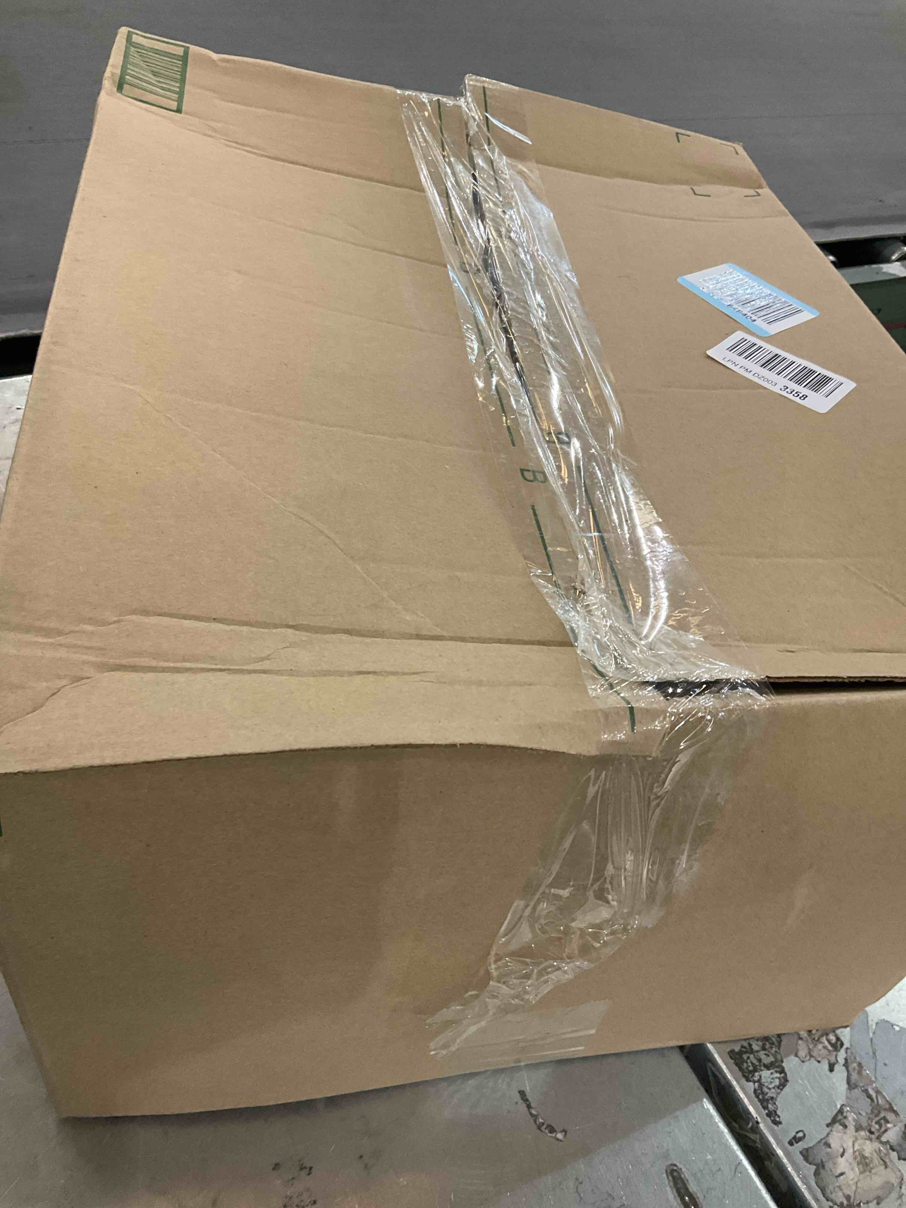 https://s3.amazonaws.com/lotting-images-prod/bidfta/PNK2476120_1751031646215.jpeg