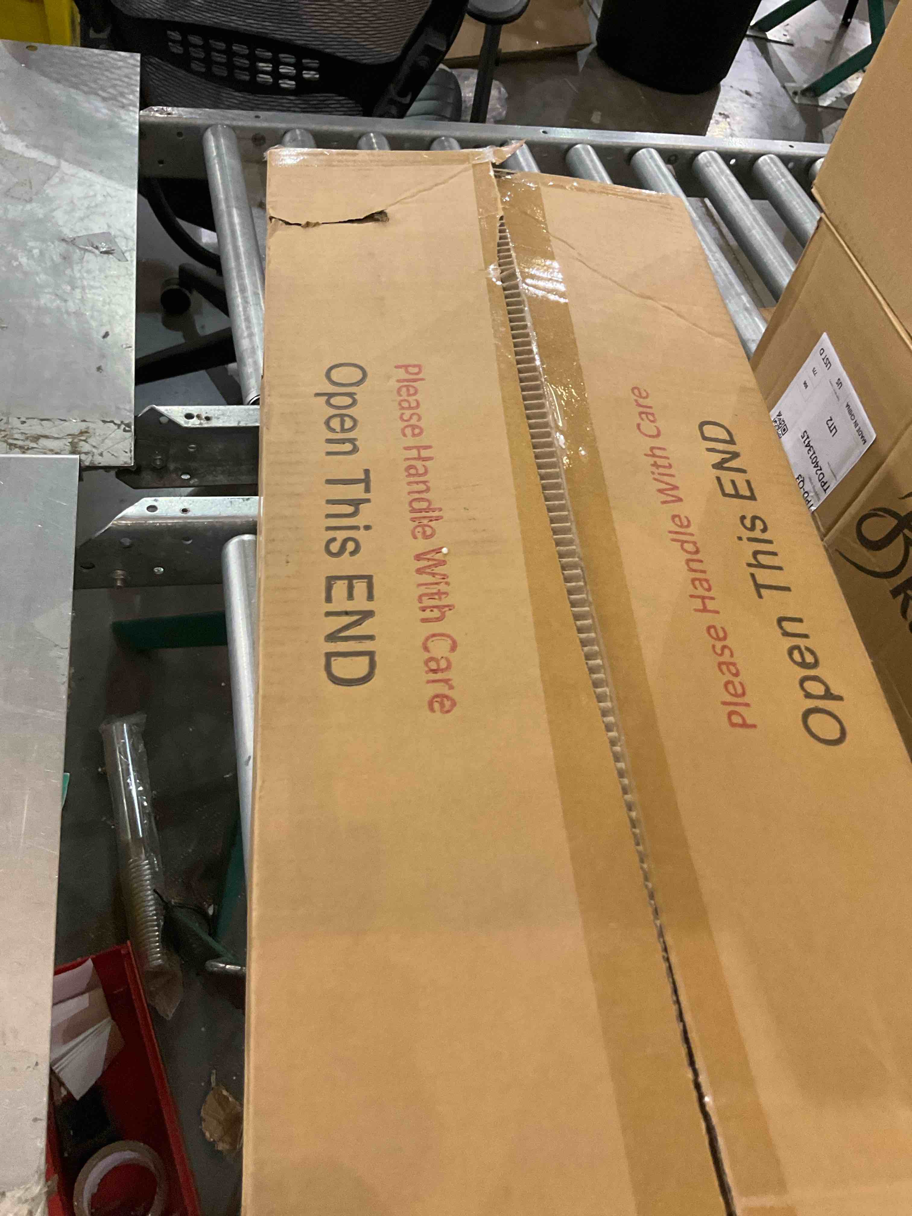 https://s3.amazonaws.com/lotting-images-prod/bidfta/PNK2476136_1751031070048.jpeg