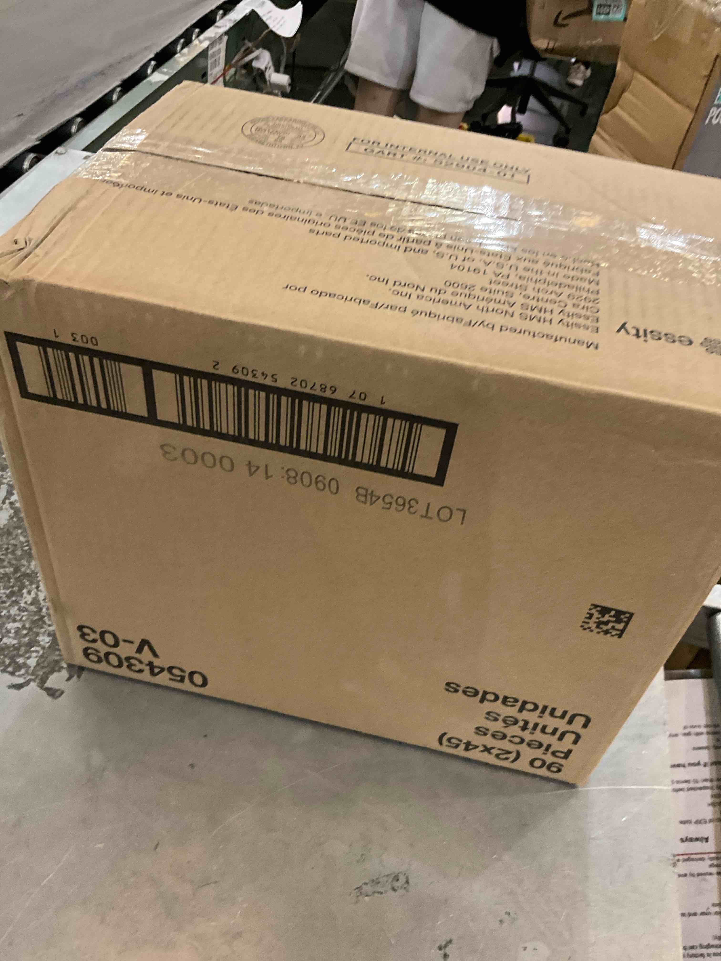 https://s3.amazonaws.com/lotting-images-prod/bidfta/PNK2476321_1751038986687.jpeg