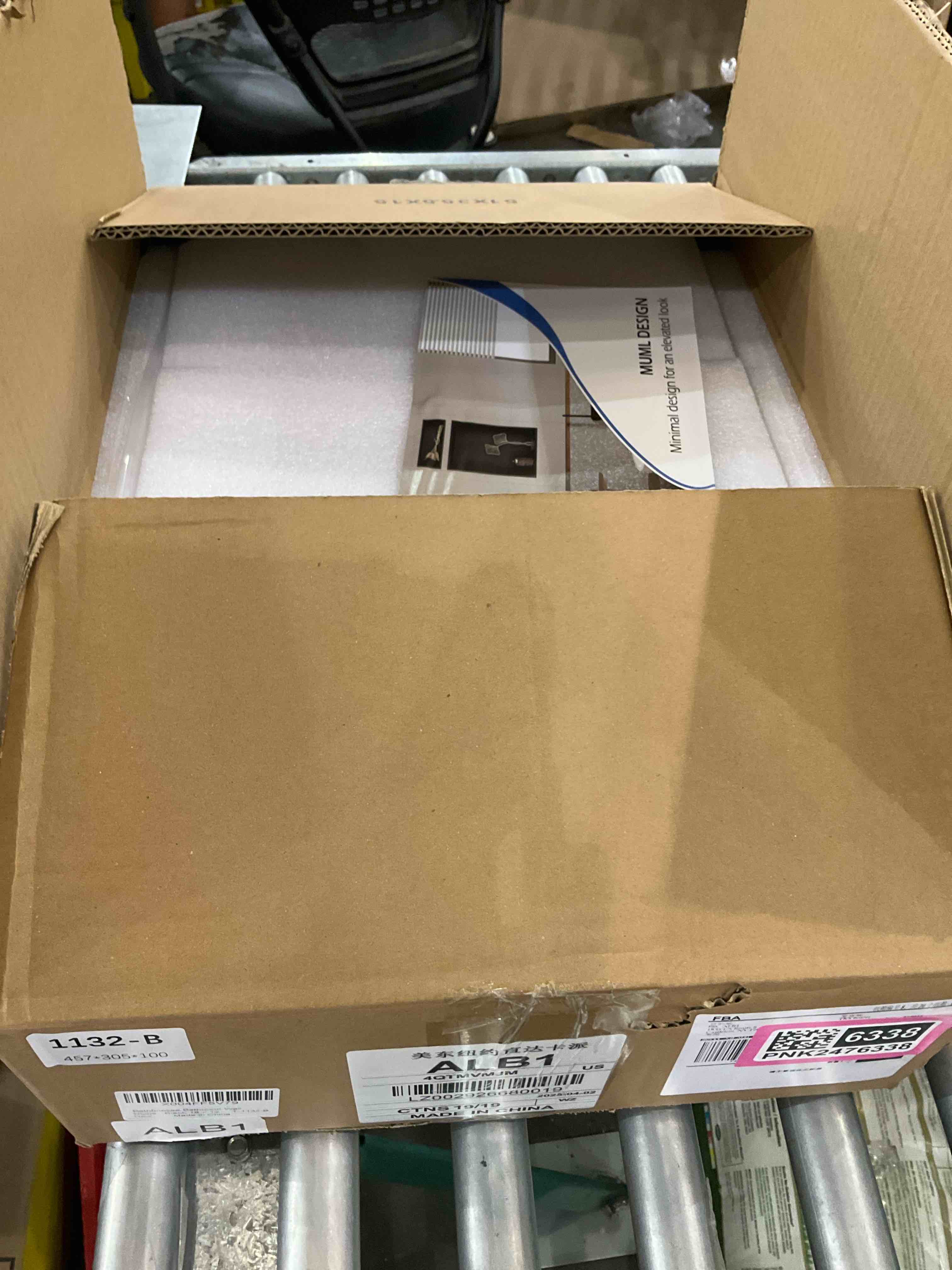 https://s3.amazonaws.com/lotting-images-prod/bidfta/PNK2476338_1751042463730.jpeg