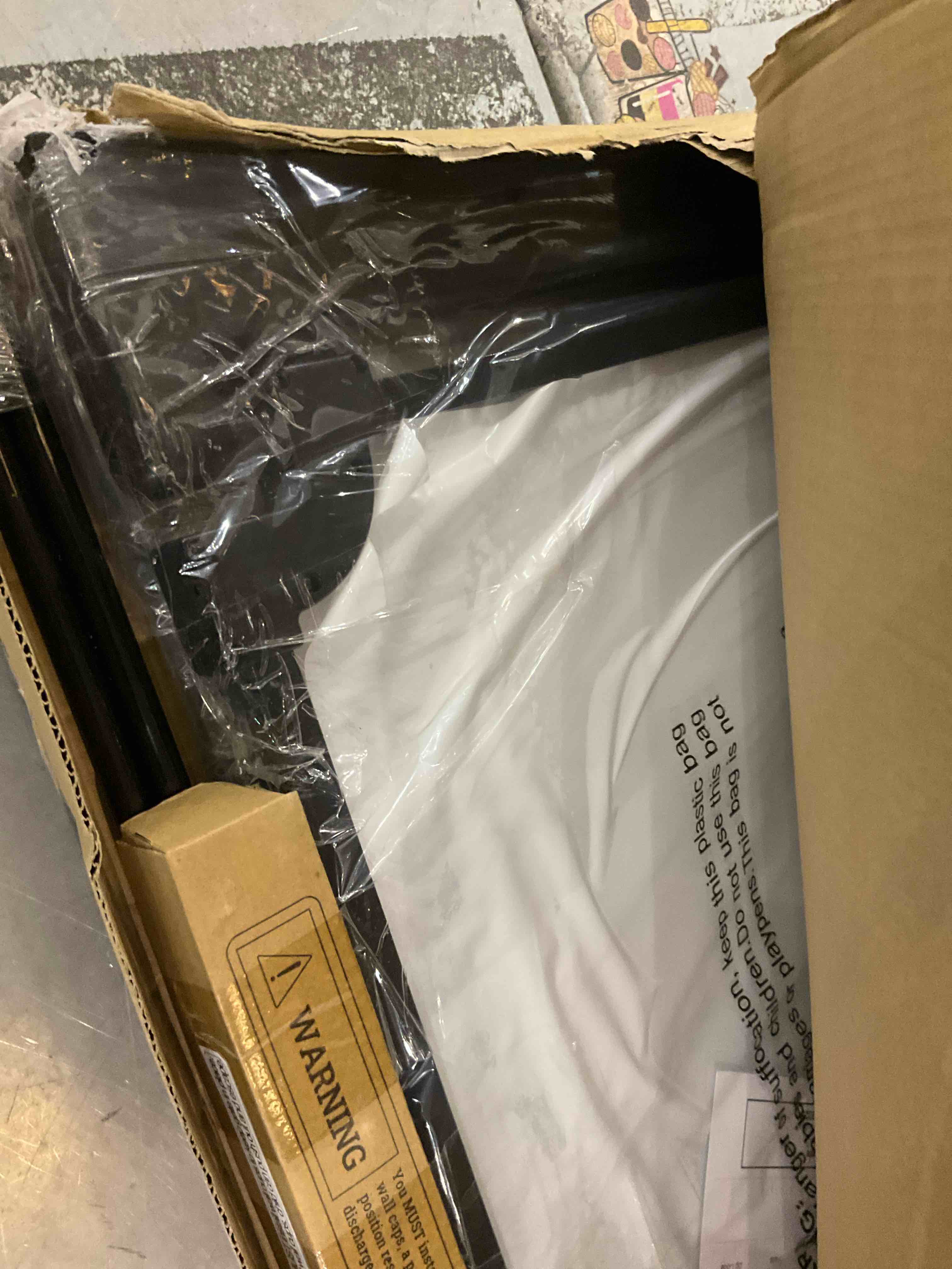https://s3.amazonaws.com/lotting-images-prod/bidfta/PNK2476390_1751045391720.jpeg