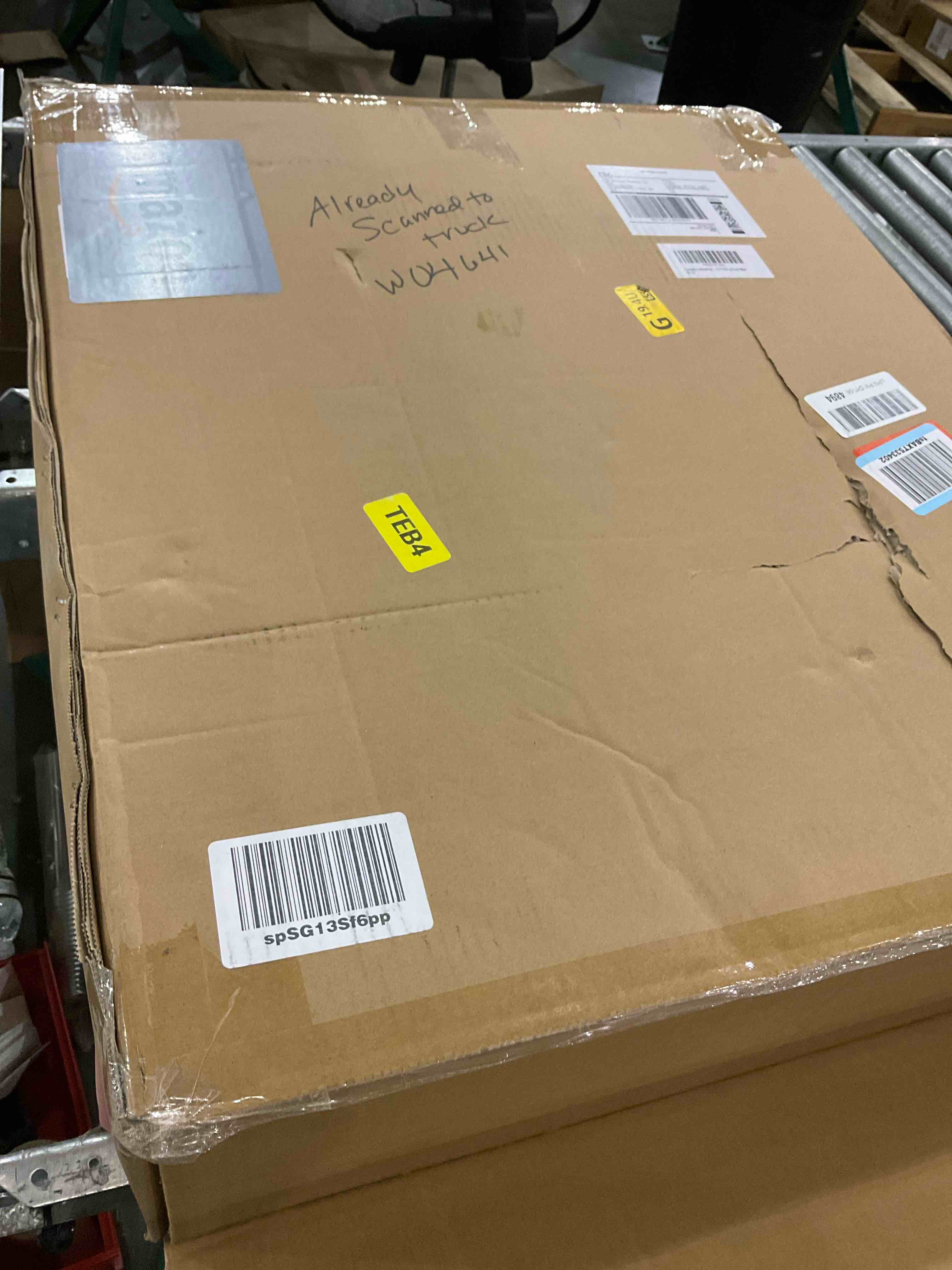 https://s3.amazonaws.com/lotting-images-prod/bidfta/PNK2476468_1751281836436.jpeg