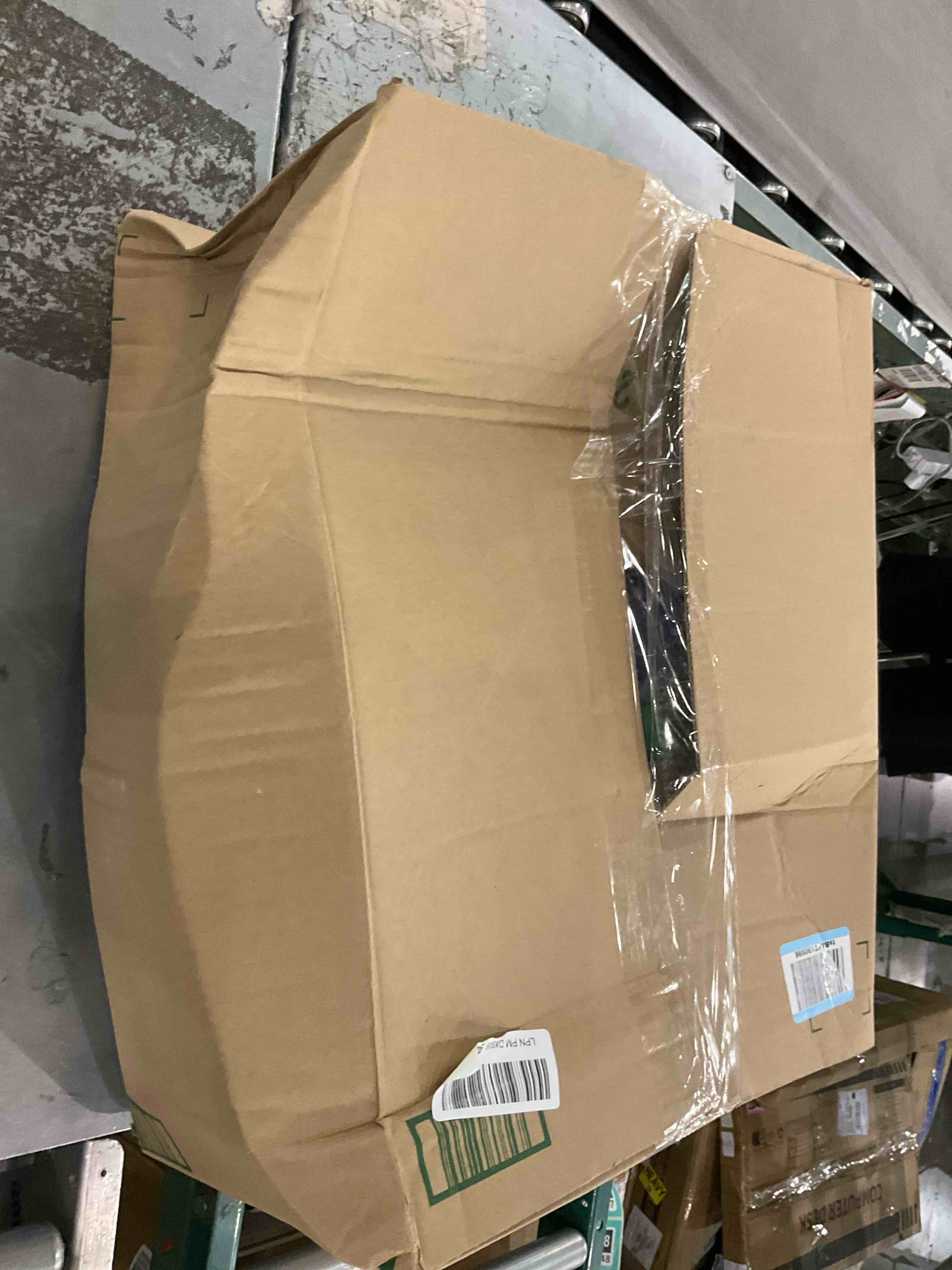https://s3.amazonaws.com/lotting-images-prod/bidfta/PNK2476470_1751282303805.jpeg