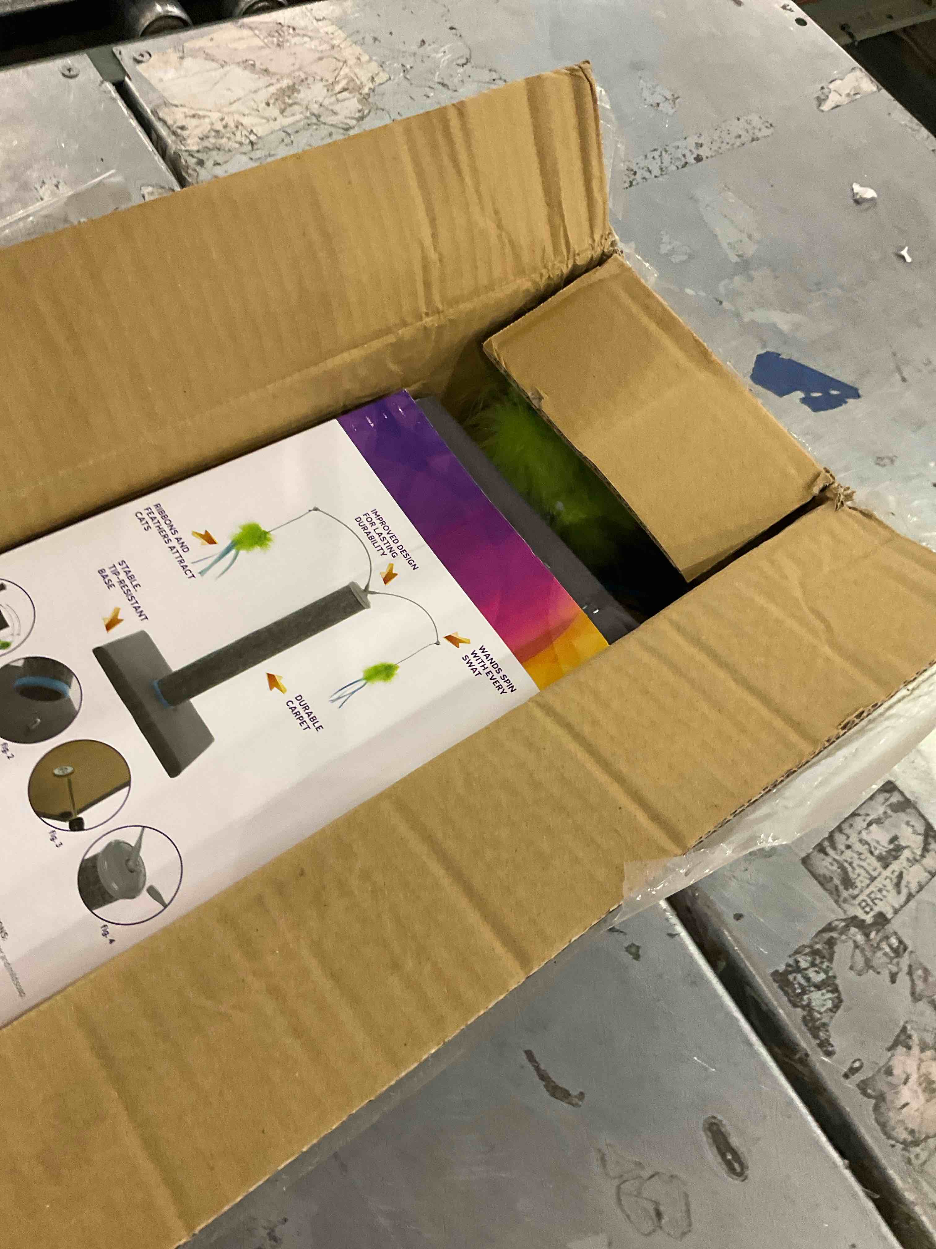 https://s3.amazonaws.com/lotting-images-prod/bidfta/PNK2476471_1751282967385.jpeg