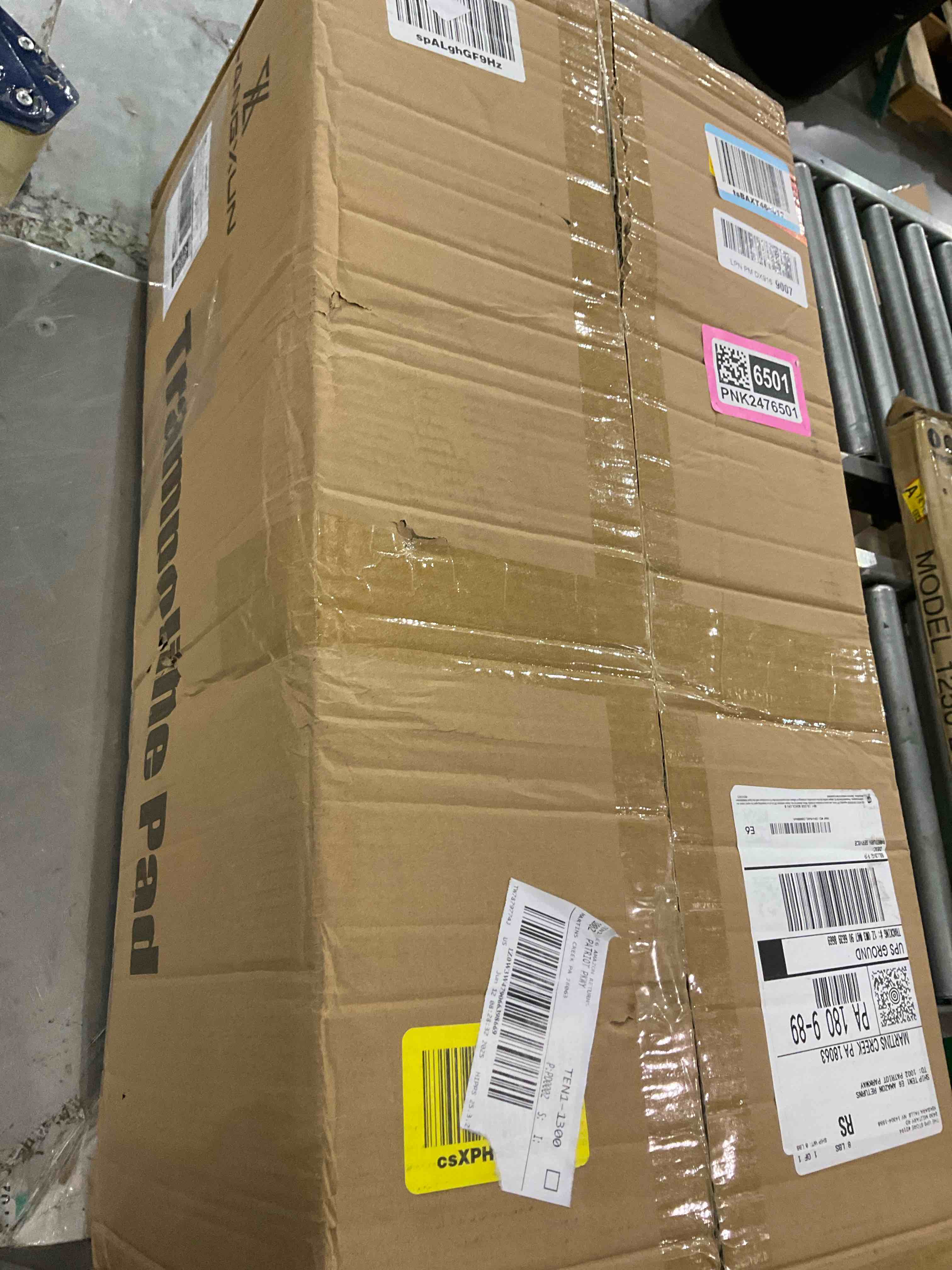 https://s3.amazonaws.com/lotting-images-prod/bidfta/PNK2476501_1751283445692.jpeg