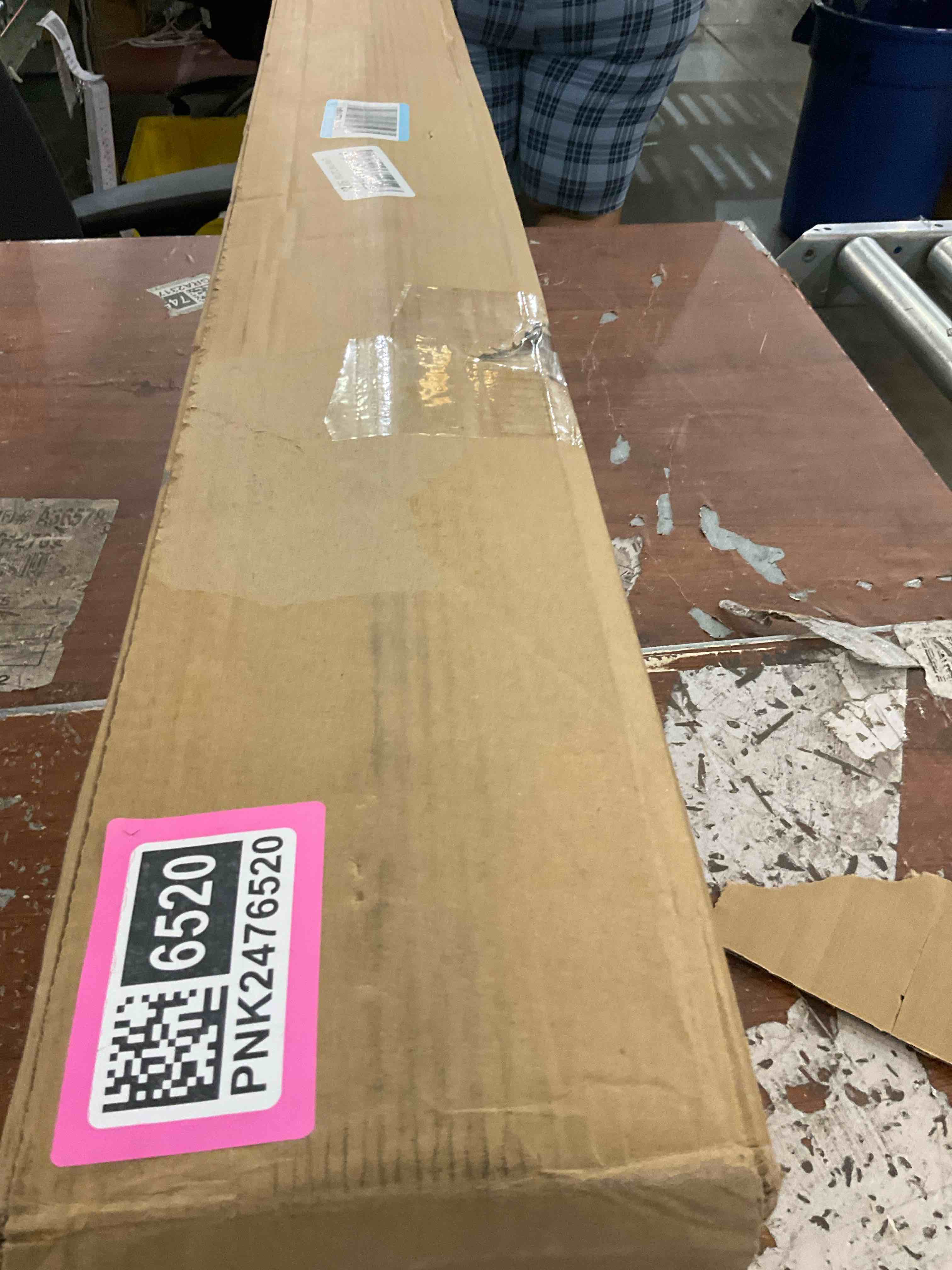 https://s3.amazonaws.com/lotting-images-prod/bidfta/PNK2476520_1751291269463.jpeg