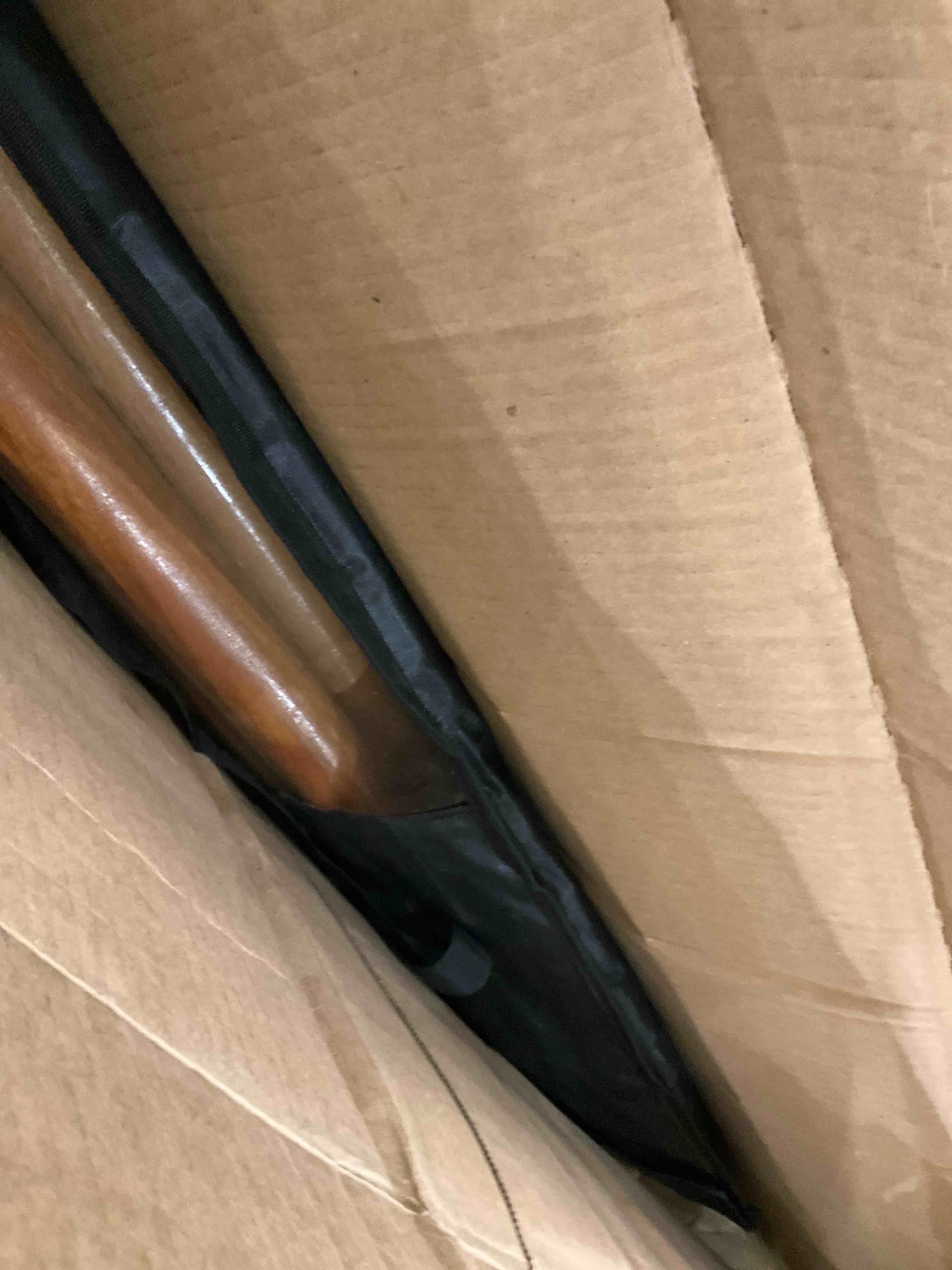 https://s3.amazonaws.com/lotting-images-prod/bidfta/PNK2476523_1751291022621.jpeg