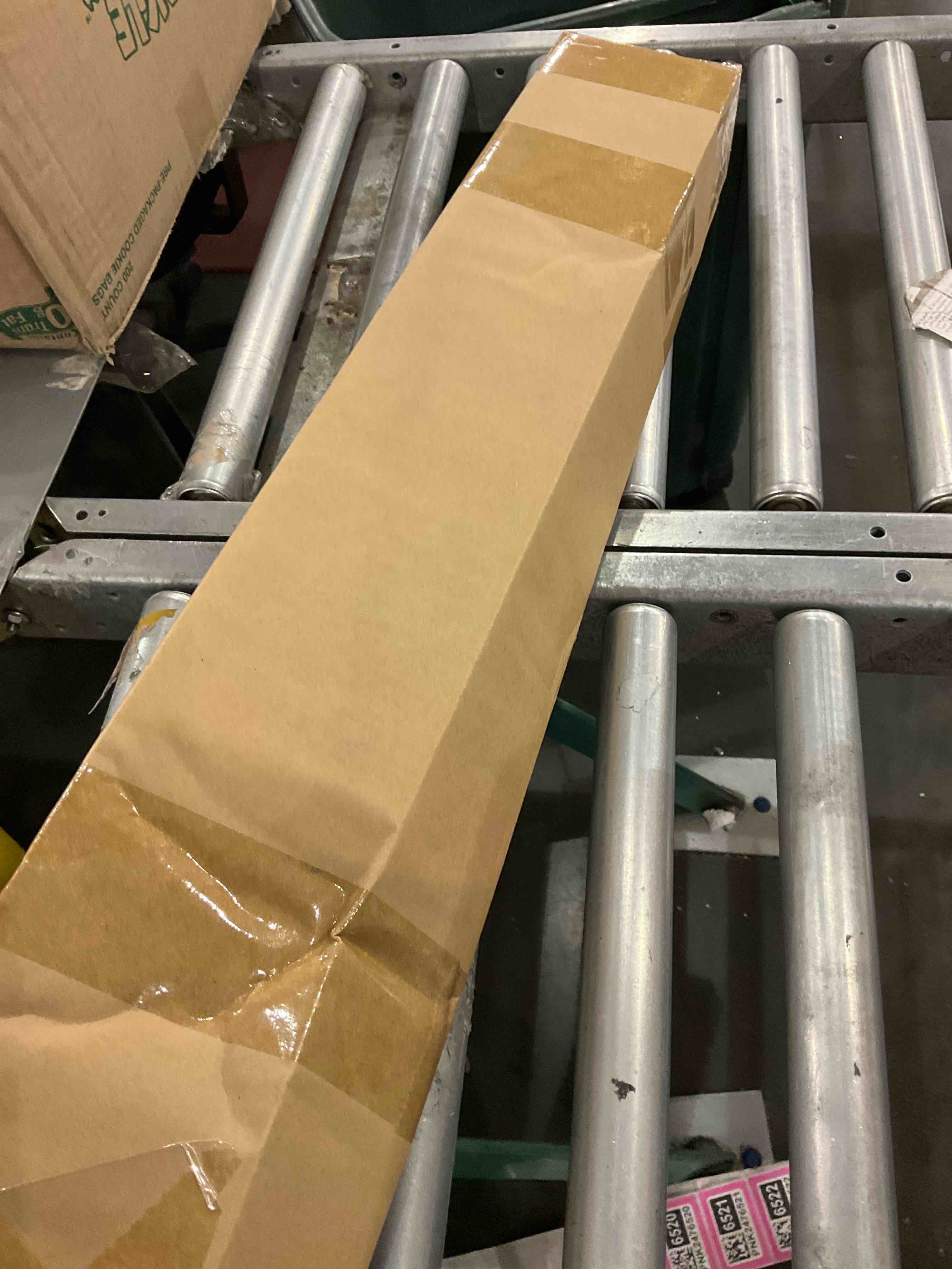 https://s3.amazonaws.com/lotting-images-prod/bidfta/PNK2476553_1751285356661.jpeg