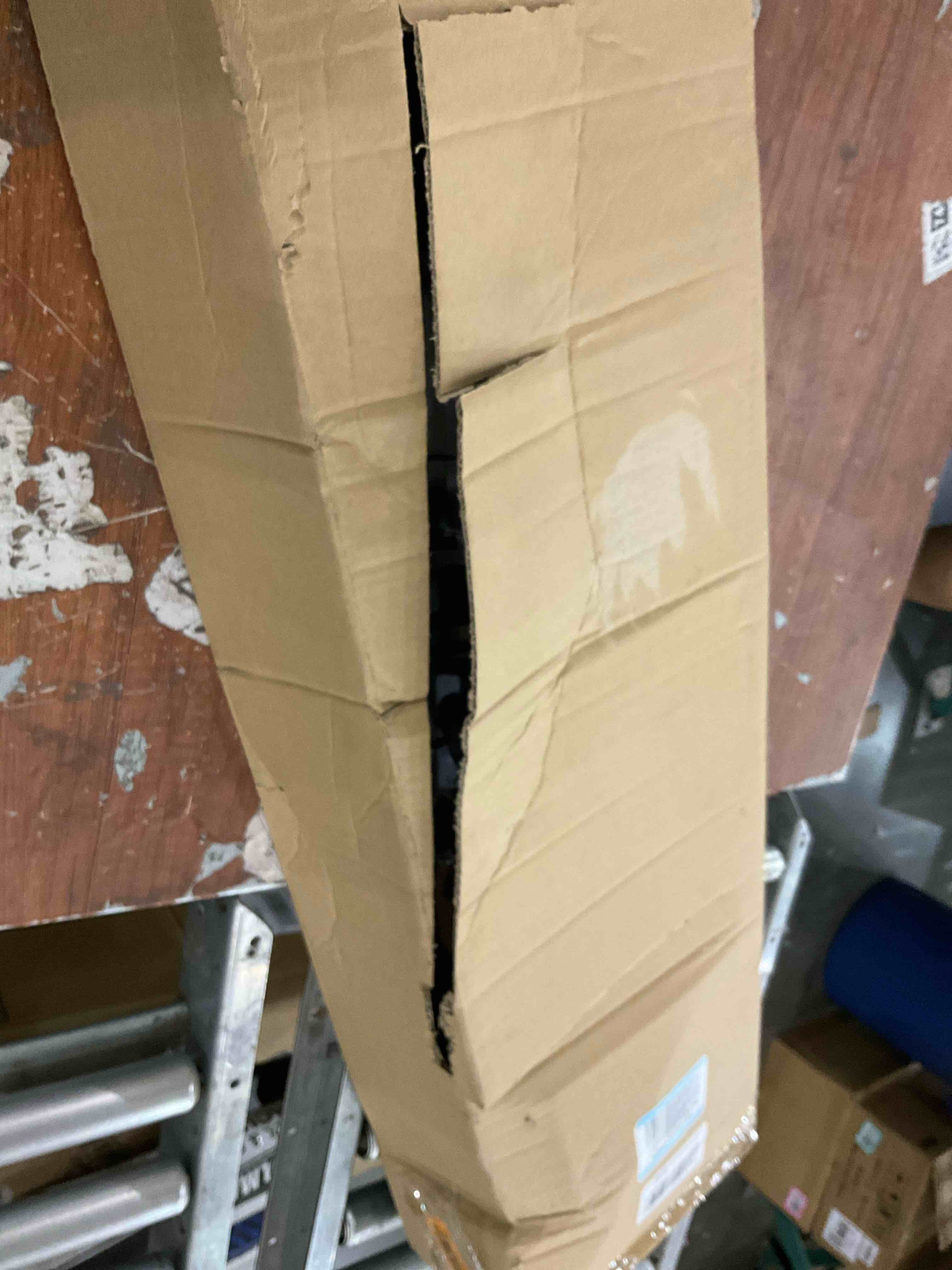https://s3.amazonaws.com/lotting-images-prod/bidfta/PNK2476664_1751291153287.jpeg