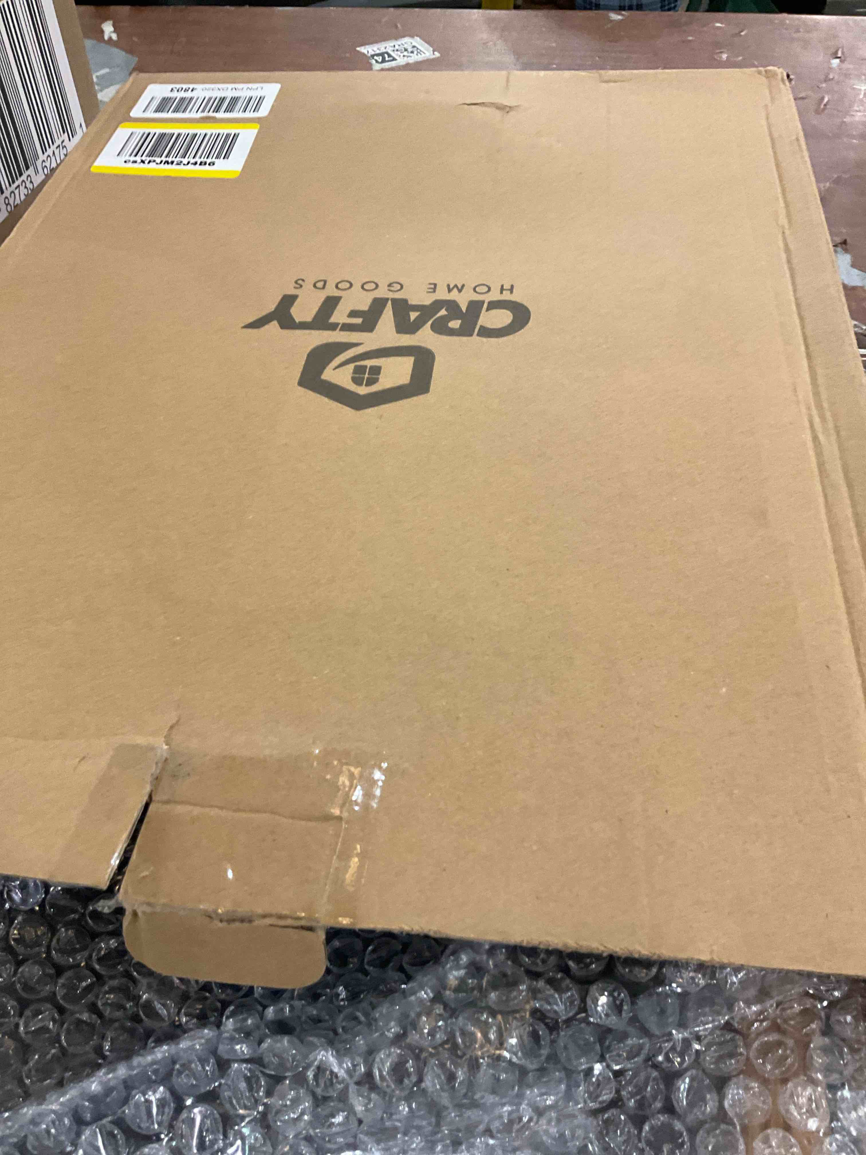 https://s3.amazonaws.com/lotting-images-prod/bidfta/PNK2476924_1751295848090.jpeg
