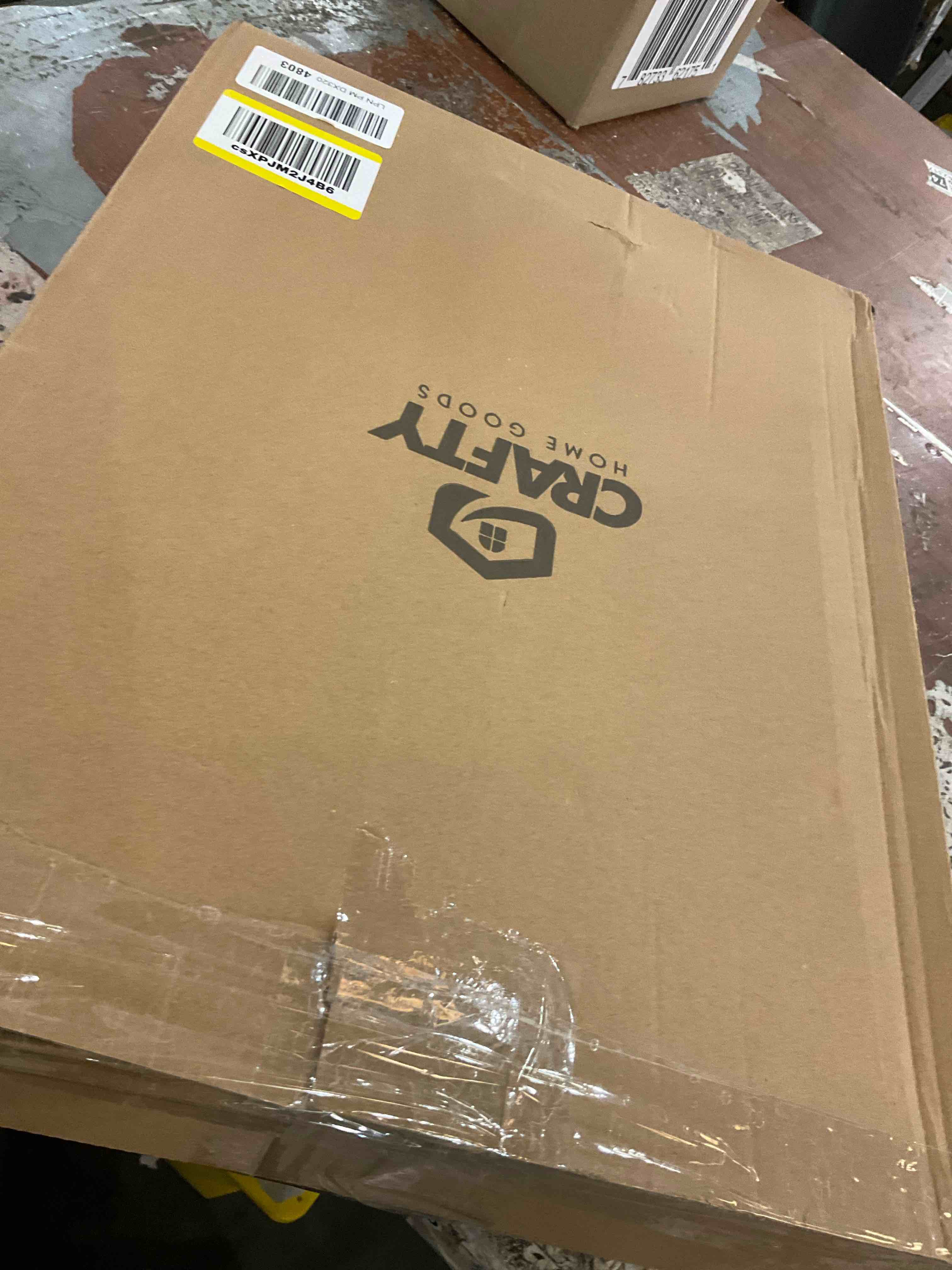https://s3.amazonaws.com/lotting-images-prod/bidfta/PNK2476924_1751295873113.jpeg