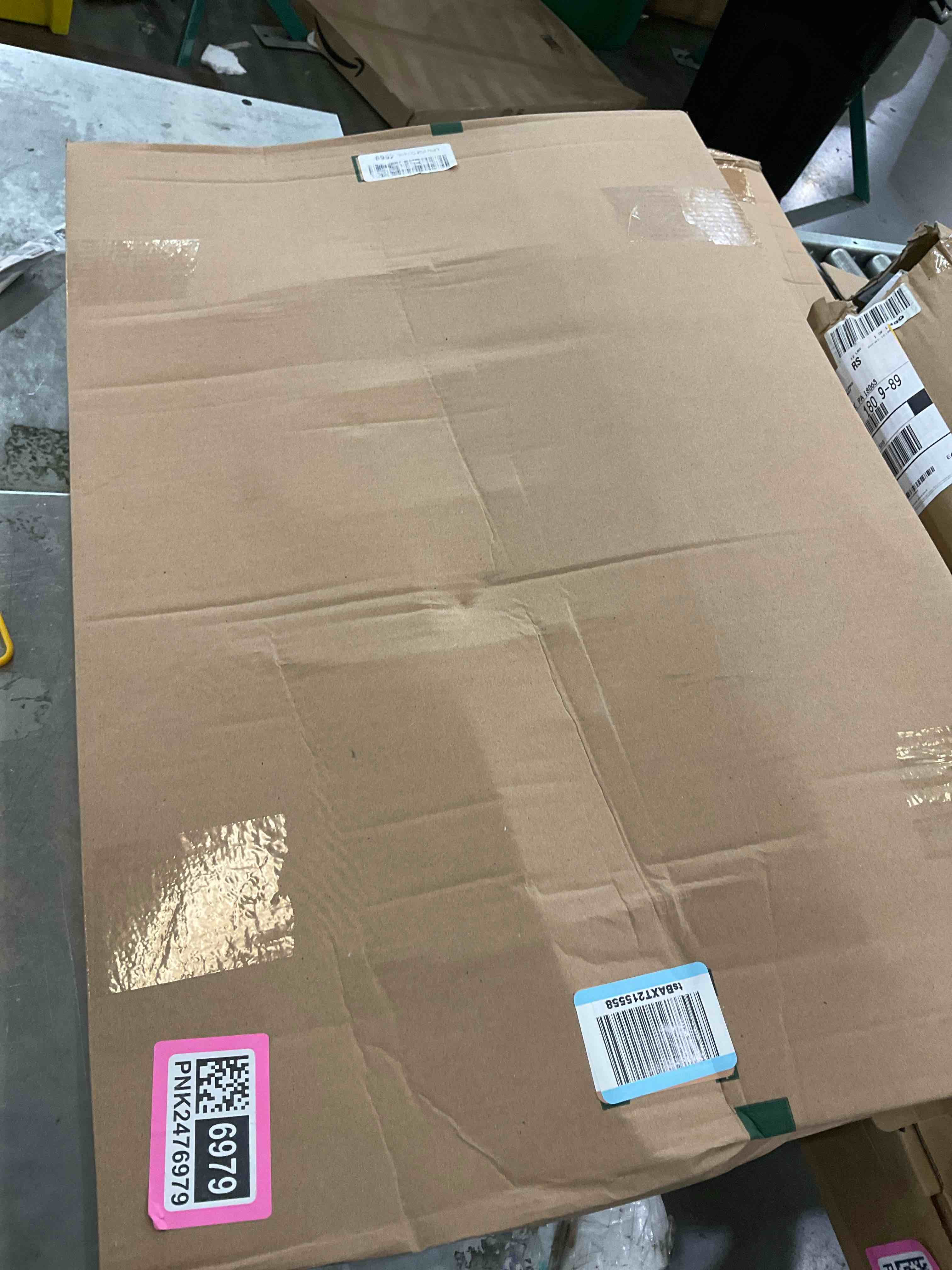 https://s3.amazonaws.com/lotting-images-prod/bidfta/PNK2476979_1751304636741.jpeg