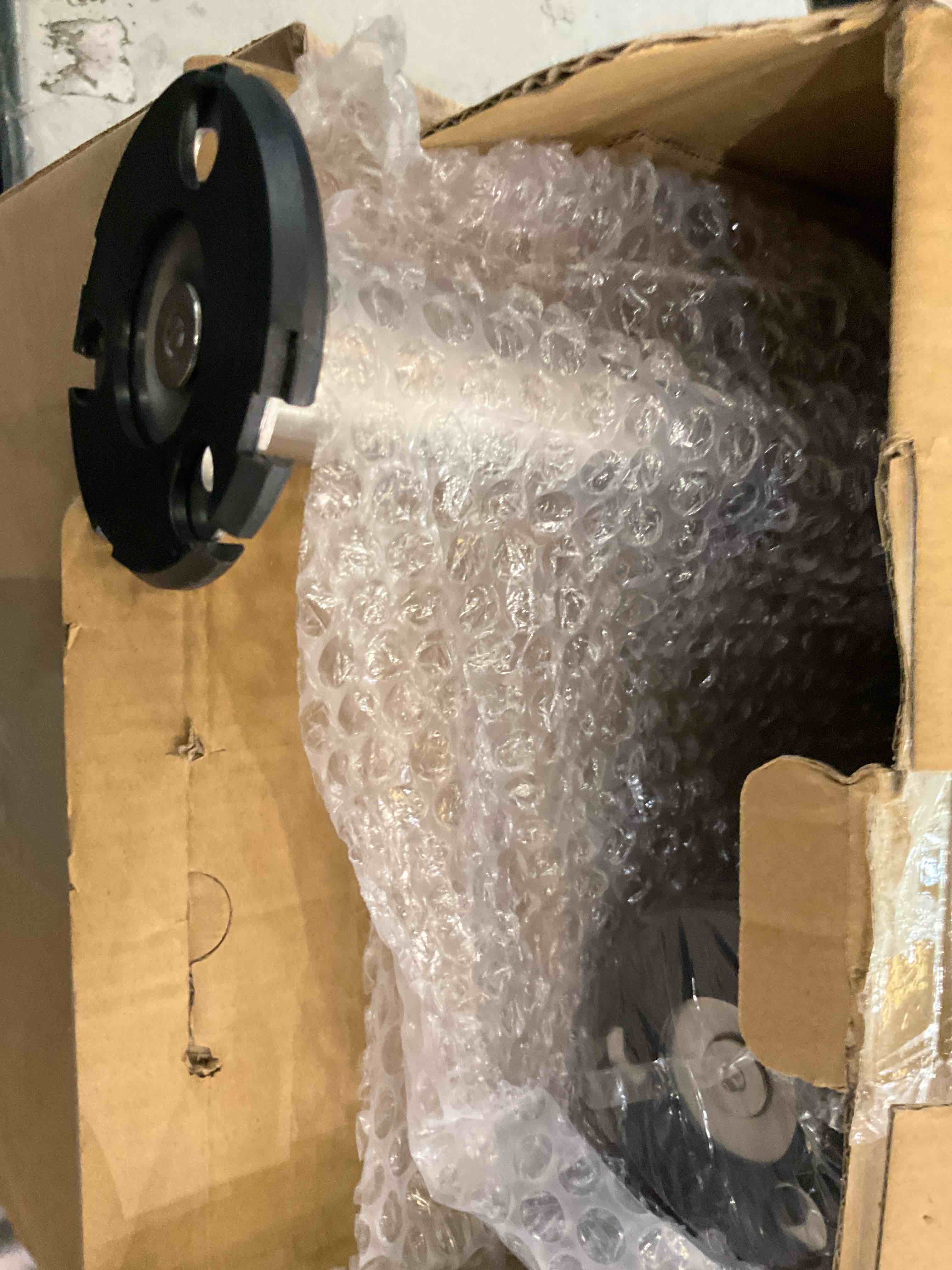 https://s3.amazonaws.com/lotting-images-prod/bidfta/PNK2476994_1751295010021.jpeg