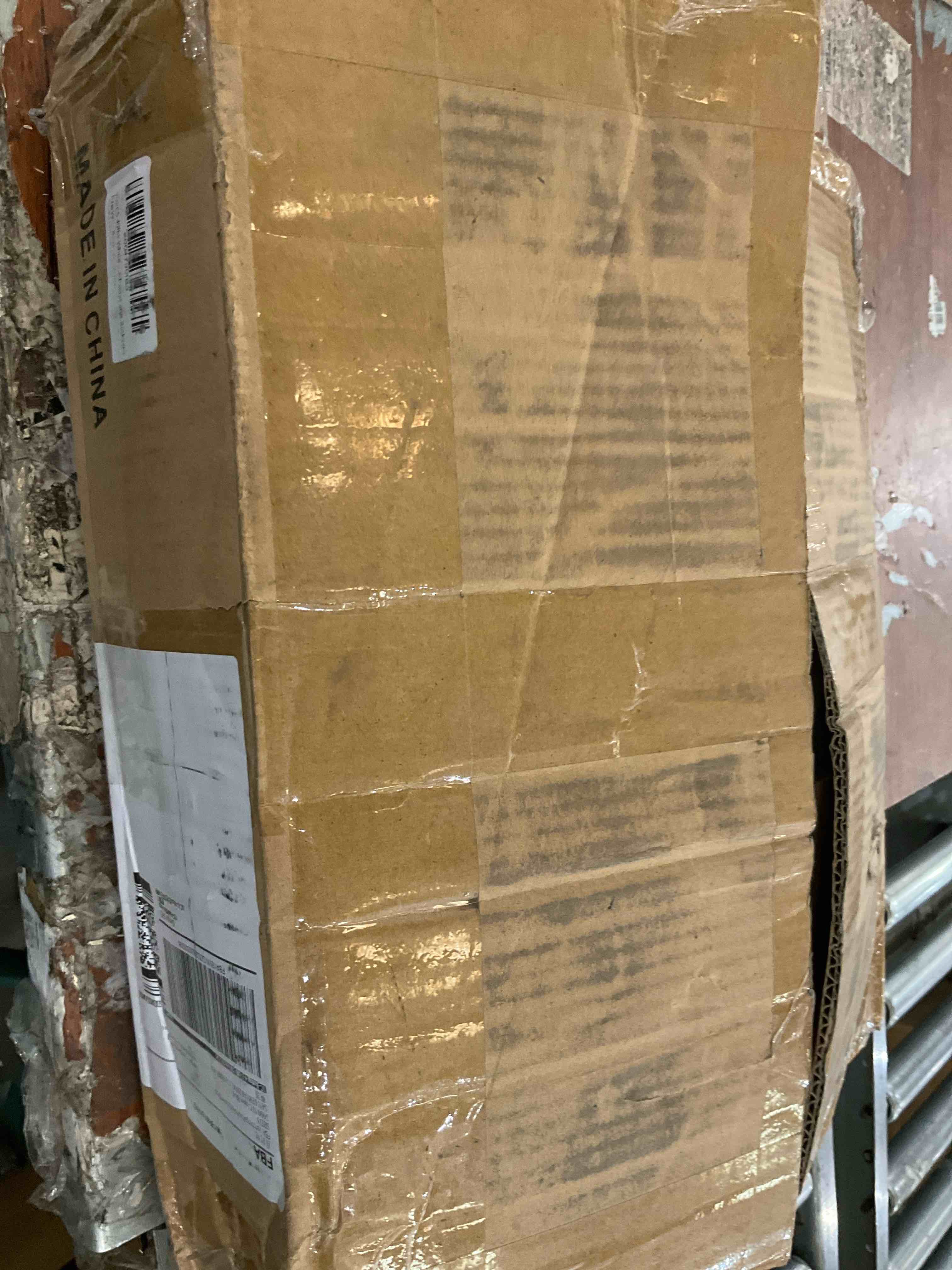 https://s3.amazonaws.com/lotting-images-prod/bidfta/PNK2477367_1751304733116.jpeg