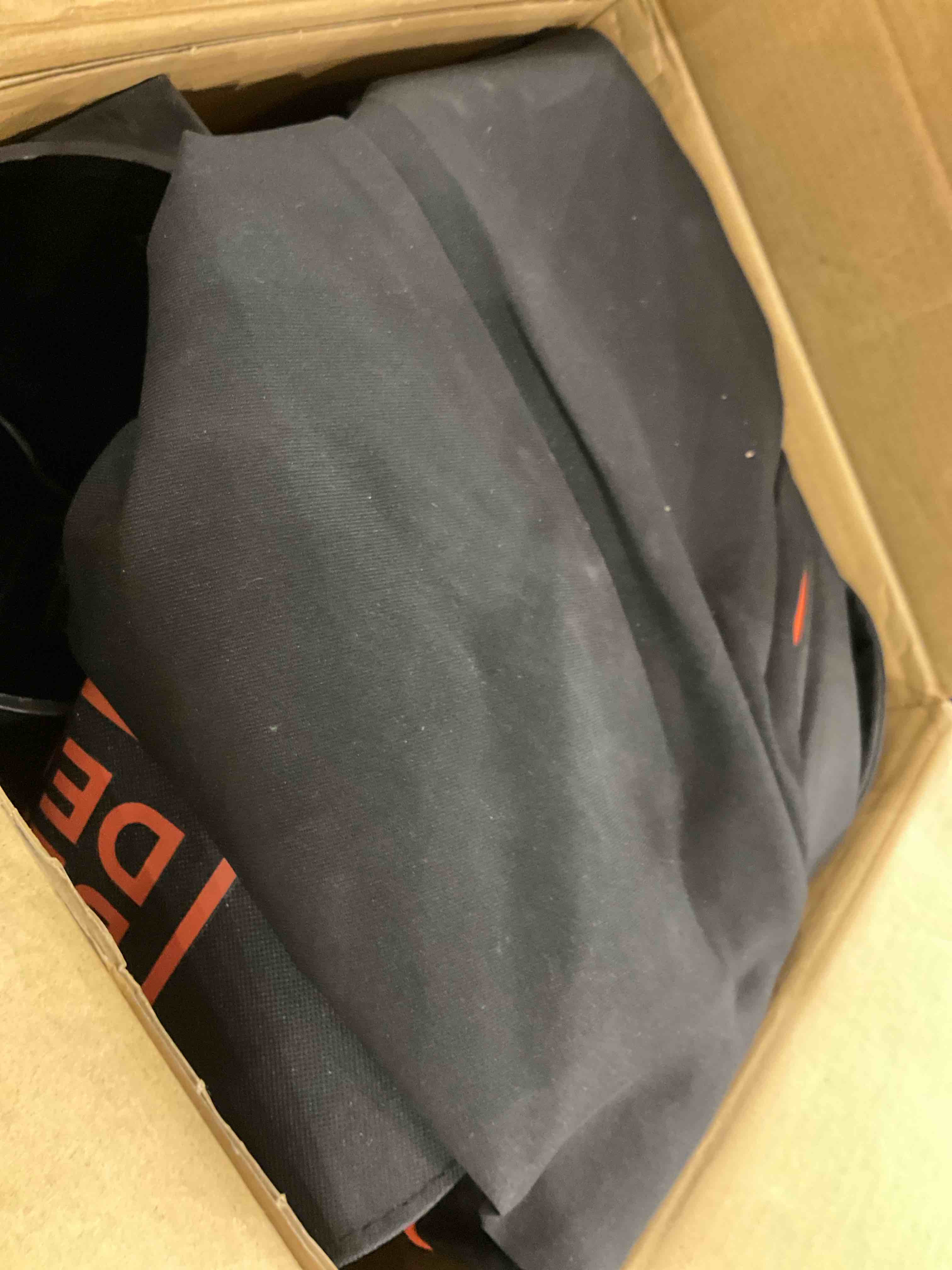 https://s3.amazonaws.com/lotting-images-prod/bidfta/PNK2477524_1751306188838.jpeg