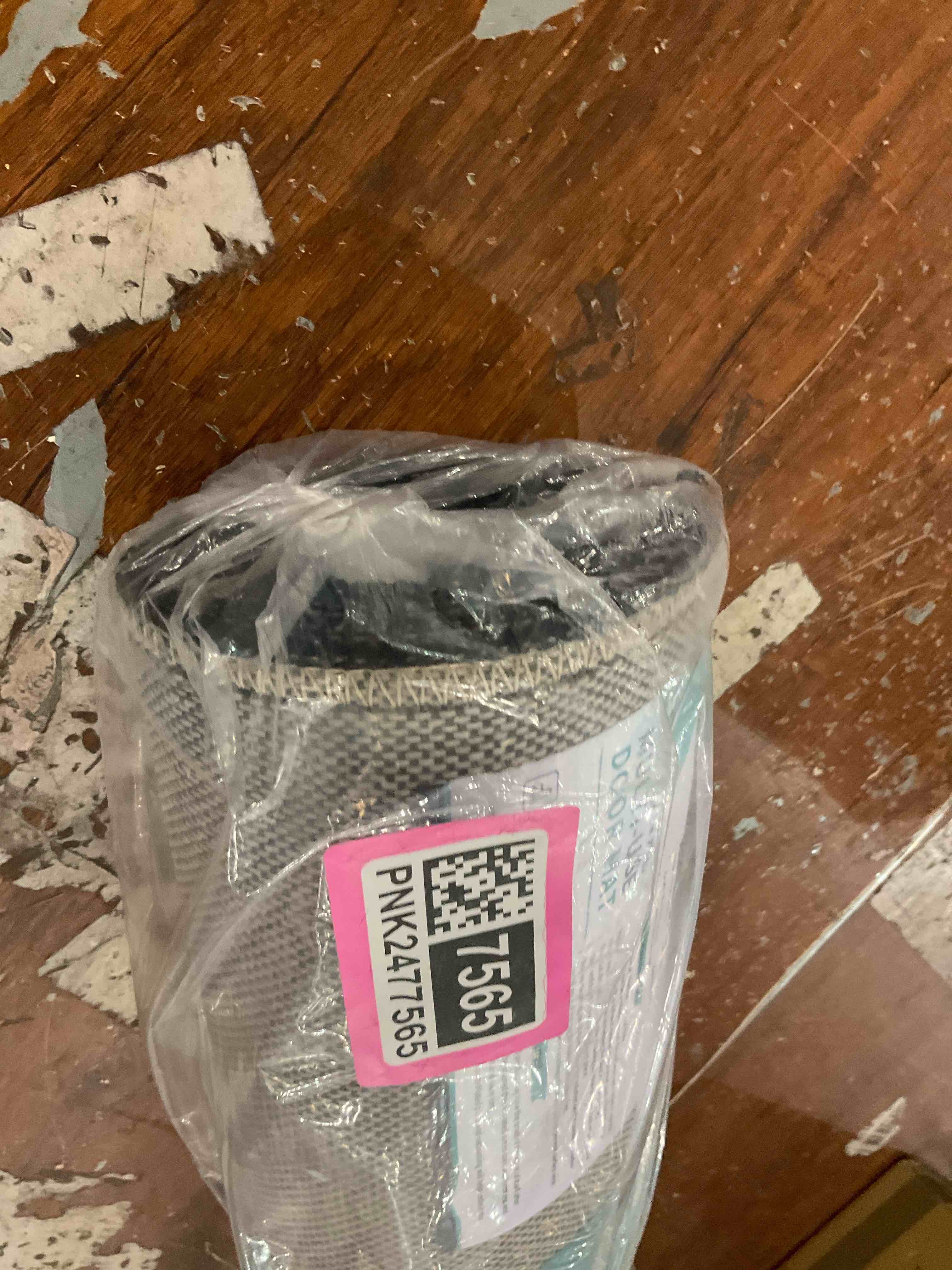 https://s3.amazonaws.com/lotting-images-prod/bidfta/PNK2477565_1751310304850.jpeg